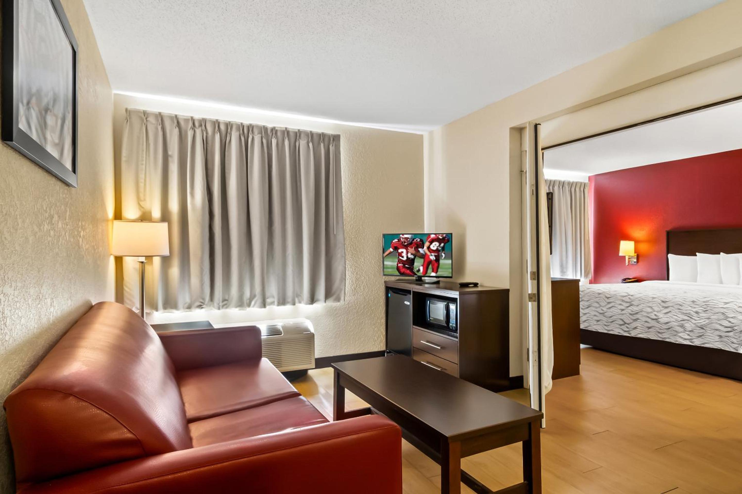 Suite King Room Smoke Free - Photo 4