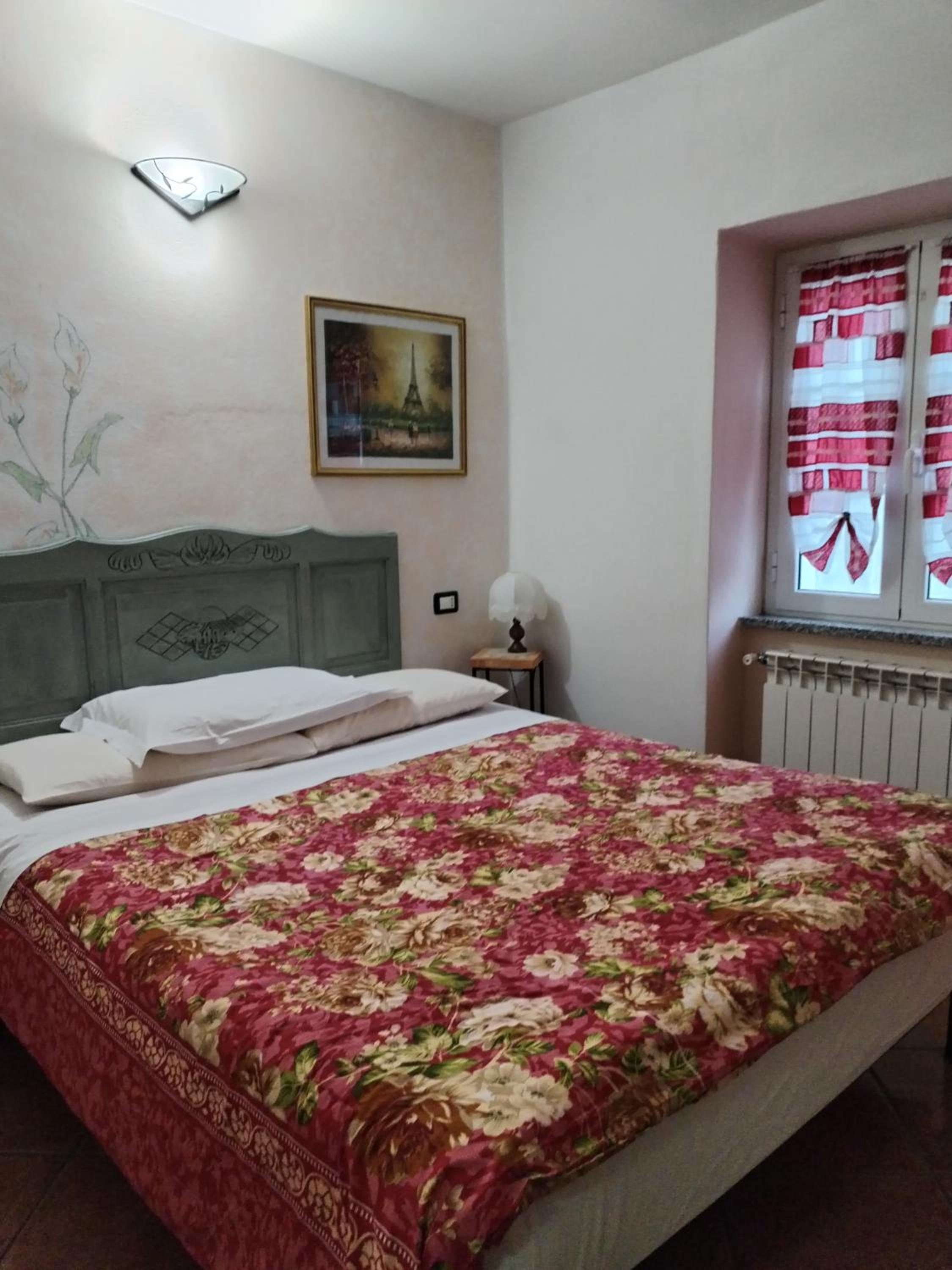 Deluxe Double Room (2 Adults + 1 Child) - Photo 1