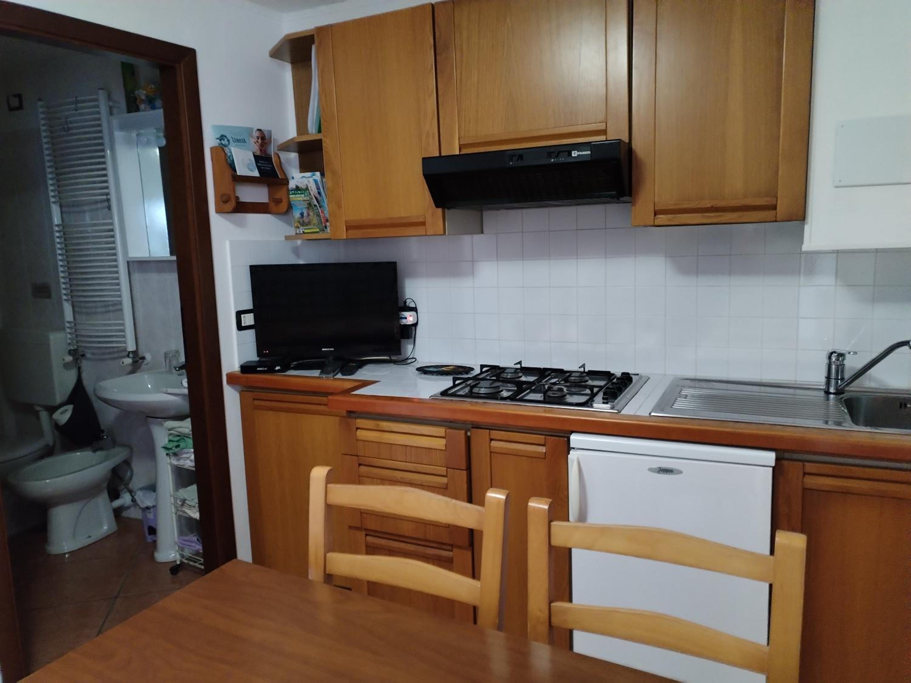 Double Room with Balcony (2 Adults + 1 Child) - Photo 3
