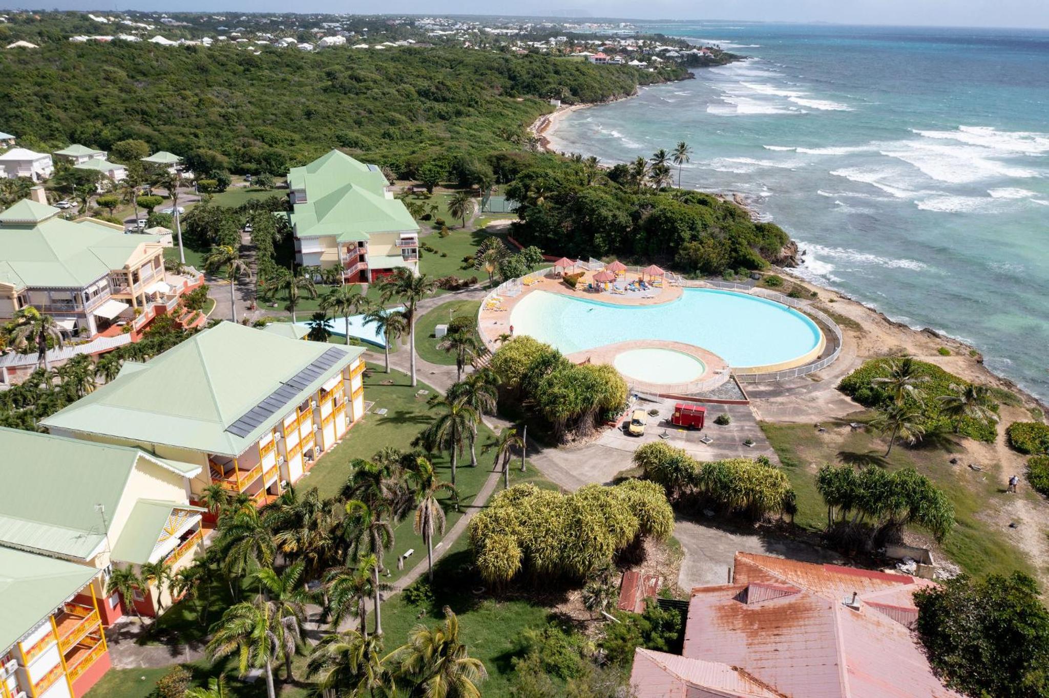 One-Bedroom Apartment with Sea View and Balcony photo 3