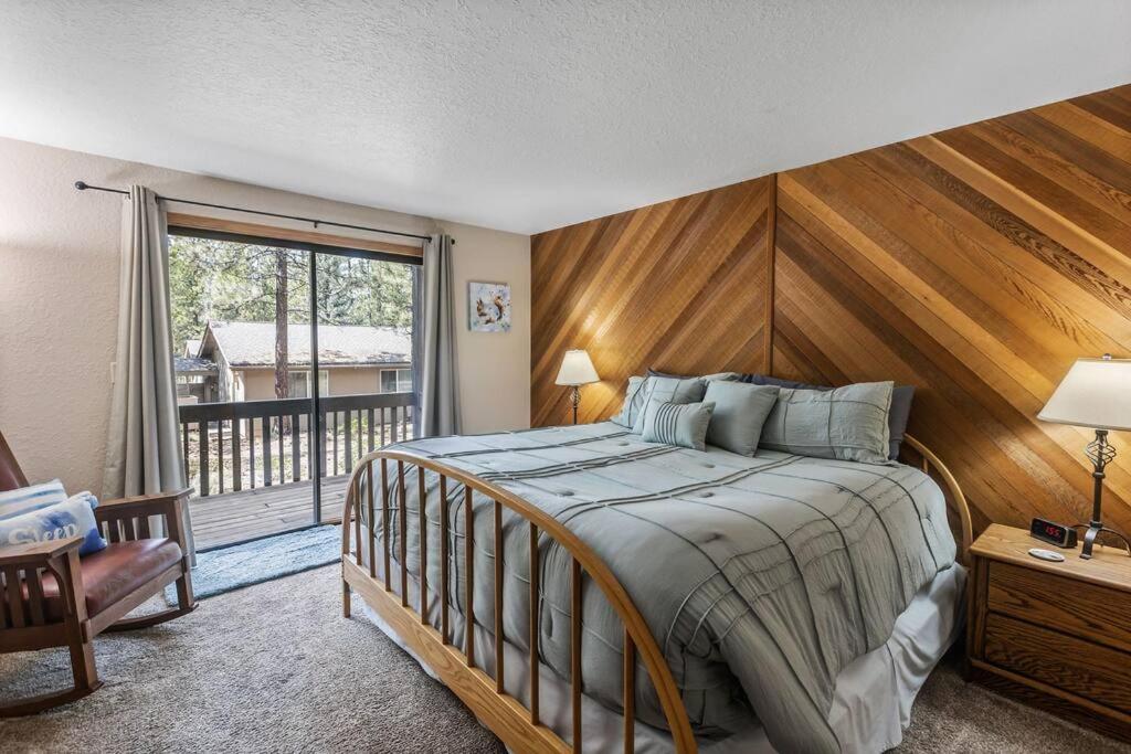 Three-Bedroom House photo 2