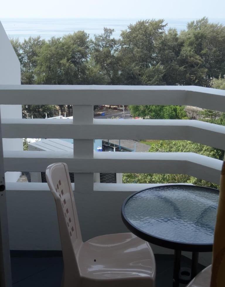 Apartment With Sea View photo 3