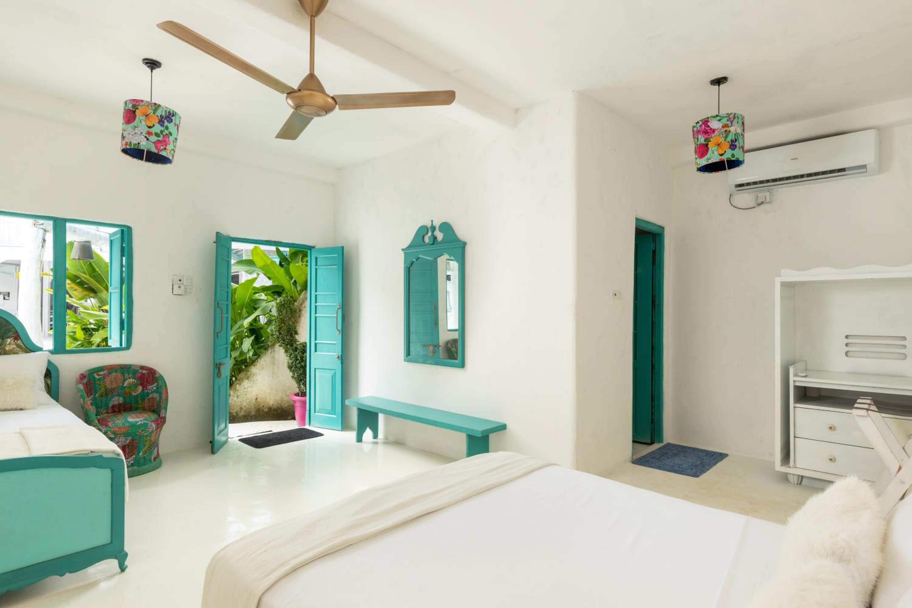 Triple Room with Pool View photo 2