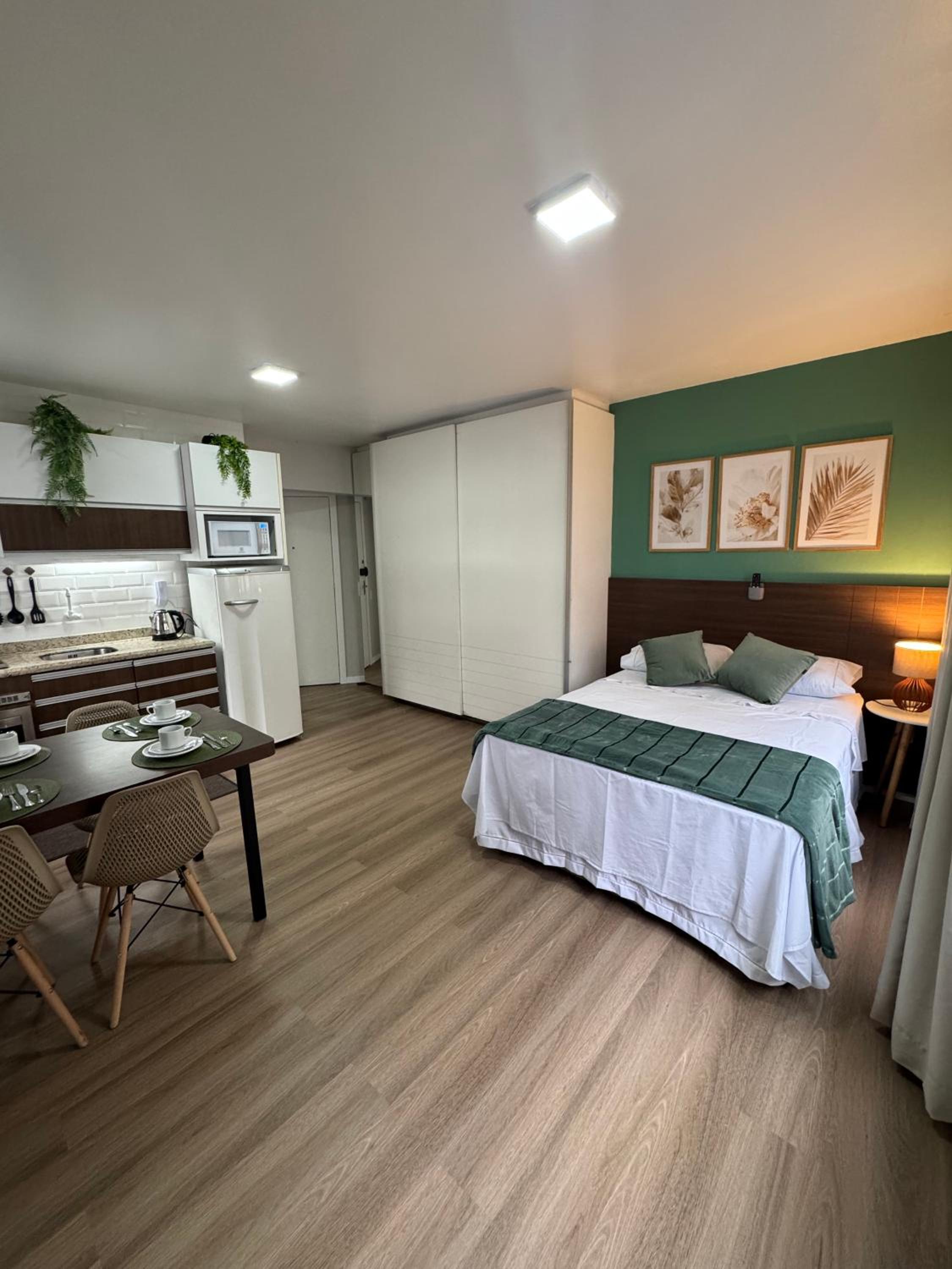 One-Bedroom Apartment photo 1