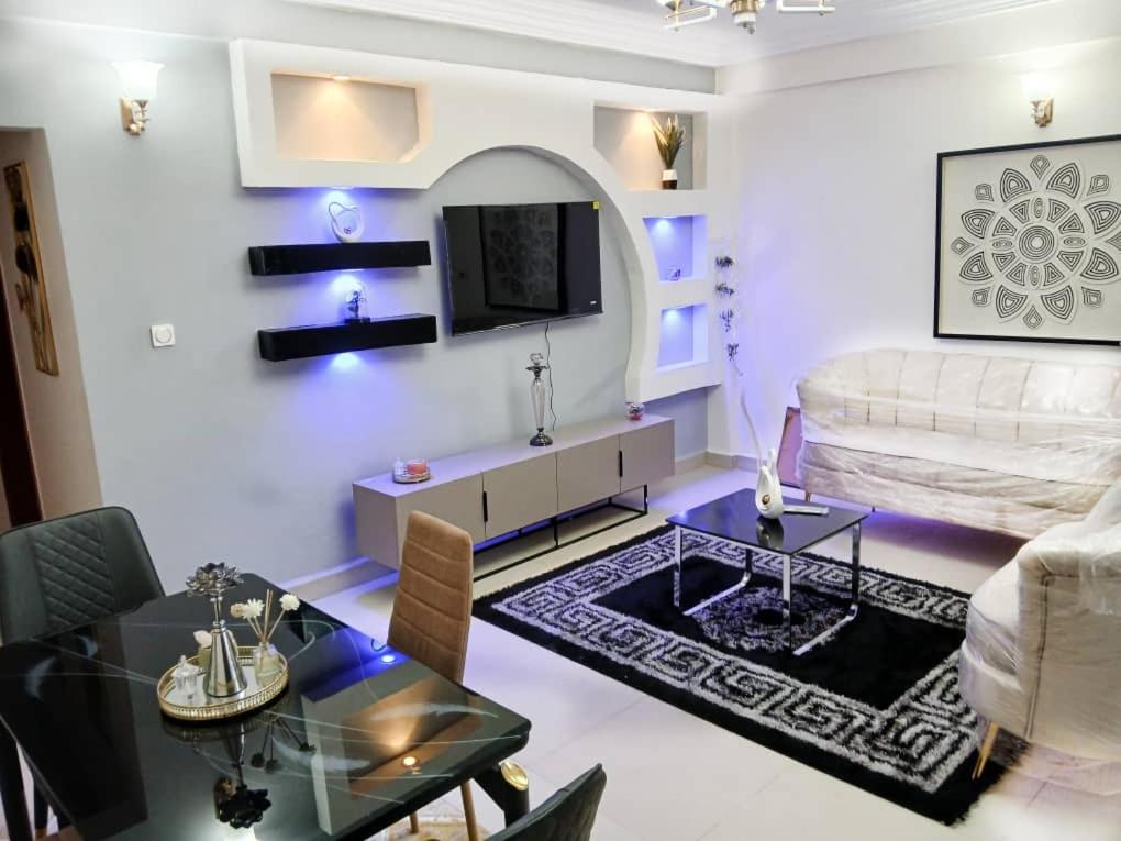 Two-Bedroom Apartment with Balcony and Terrace photo 2
