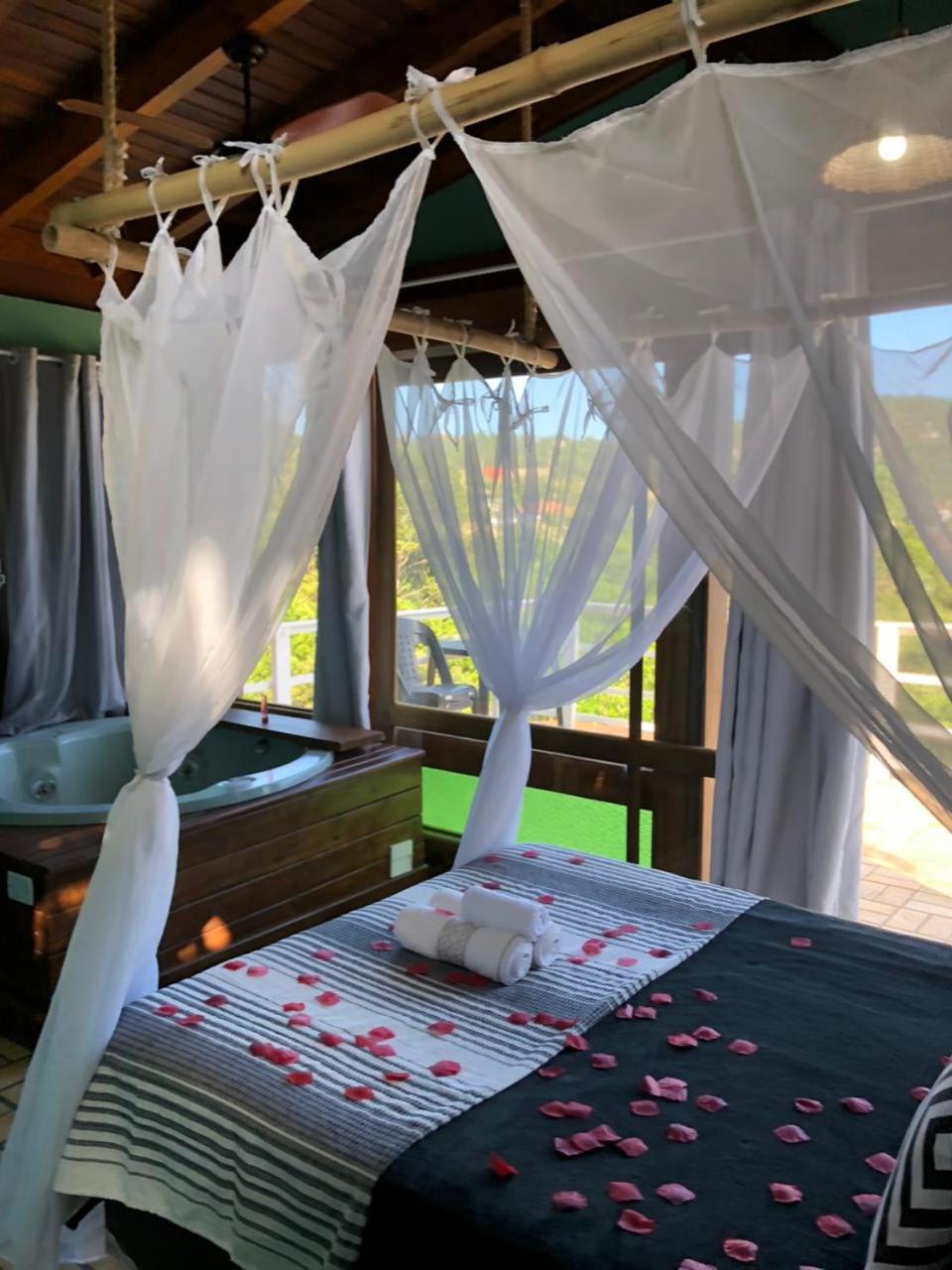 Suite with Hot Tub photo 1