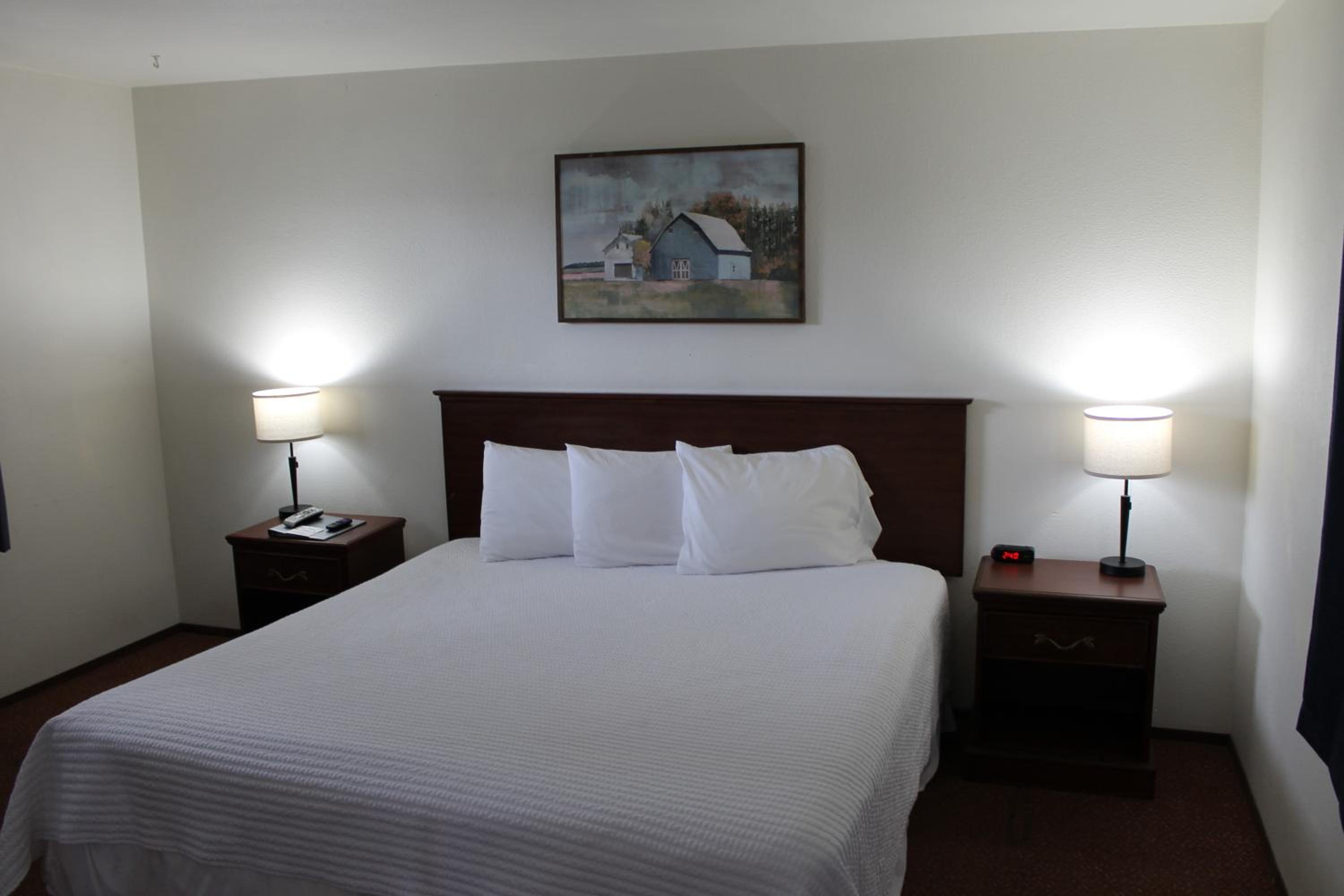 Deluxe King Room - Photo 2