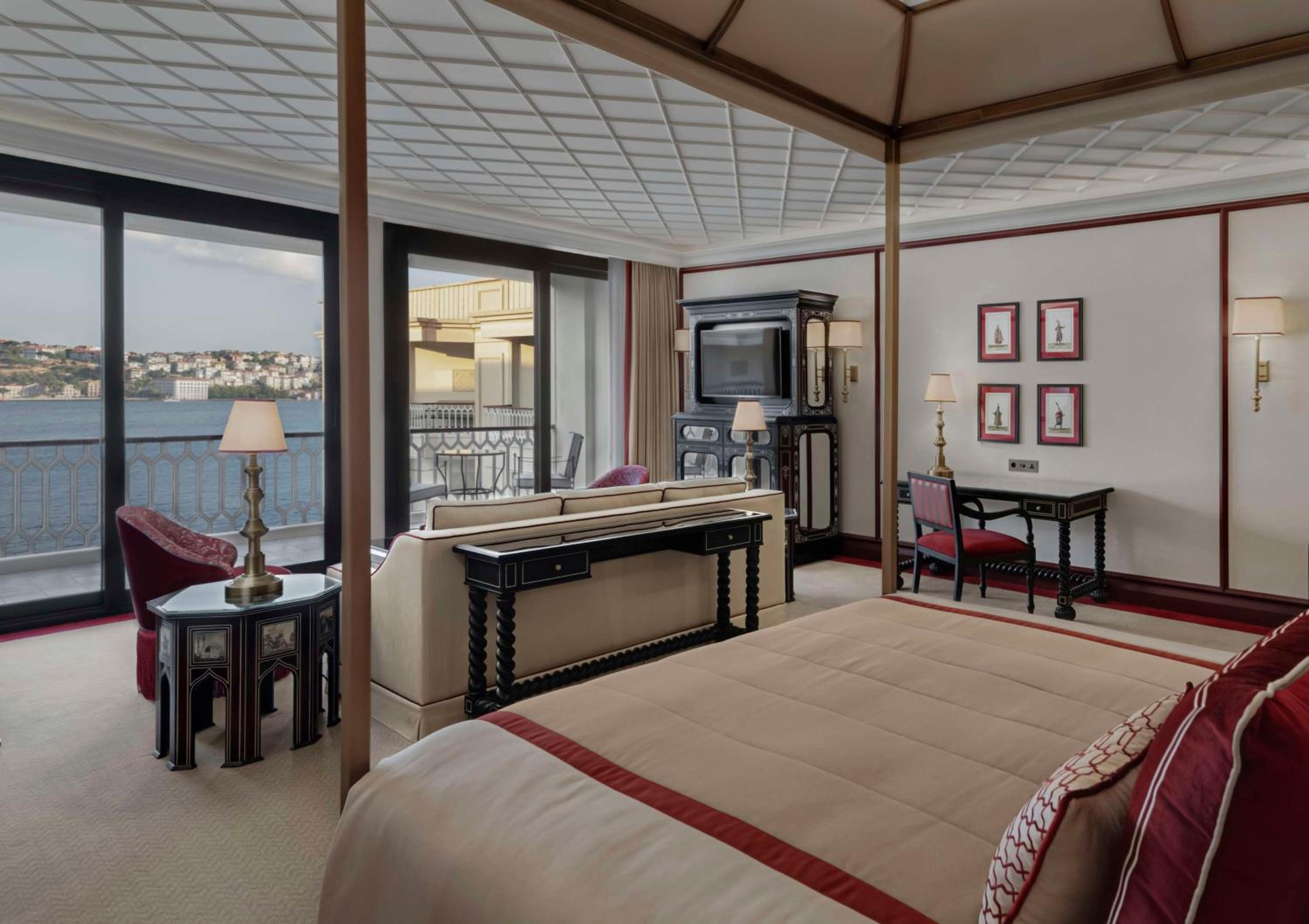 Deluxe Ciragan Bosphorus View King Room
