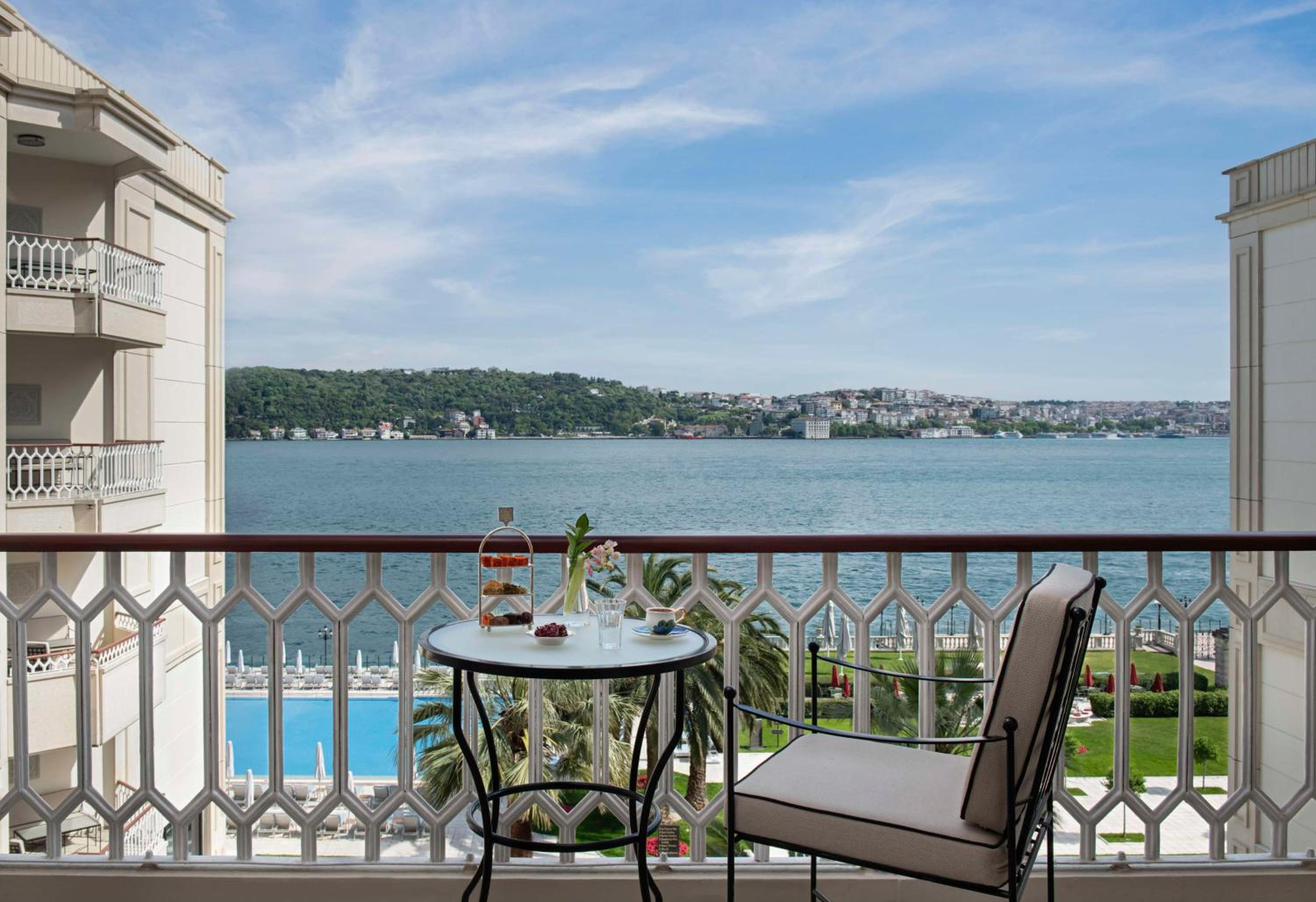 Deluxe Ciragan Bosphorus View King Room - Photo 2