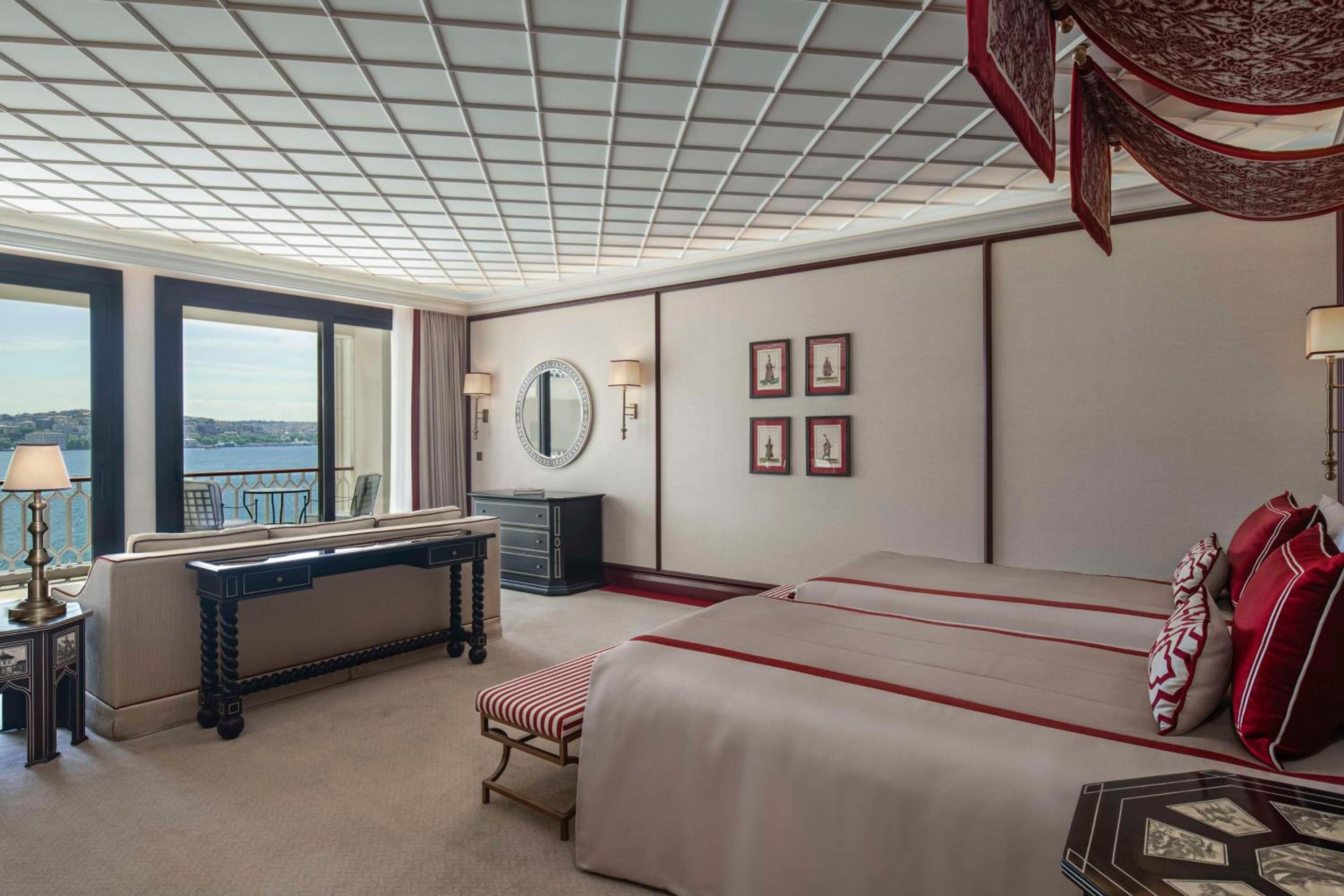 Deluxe Ciragan Bosphorus View Twin Room - Photo 9