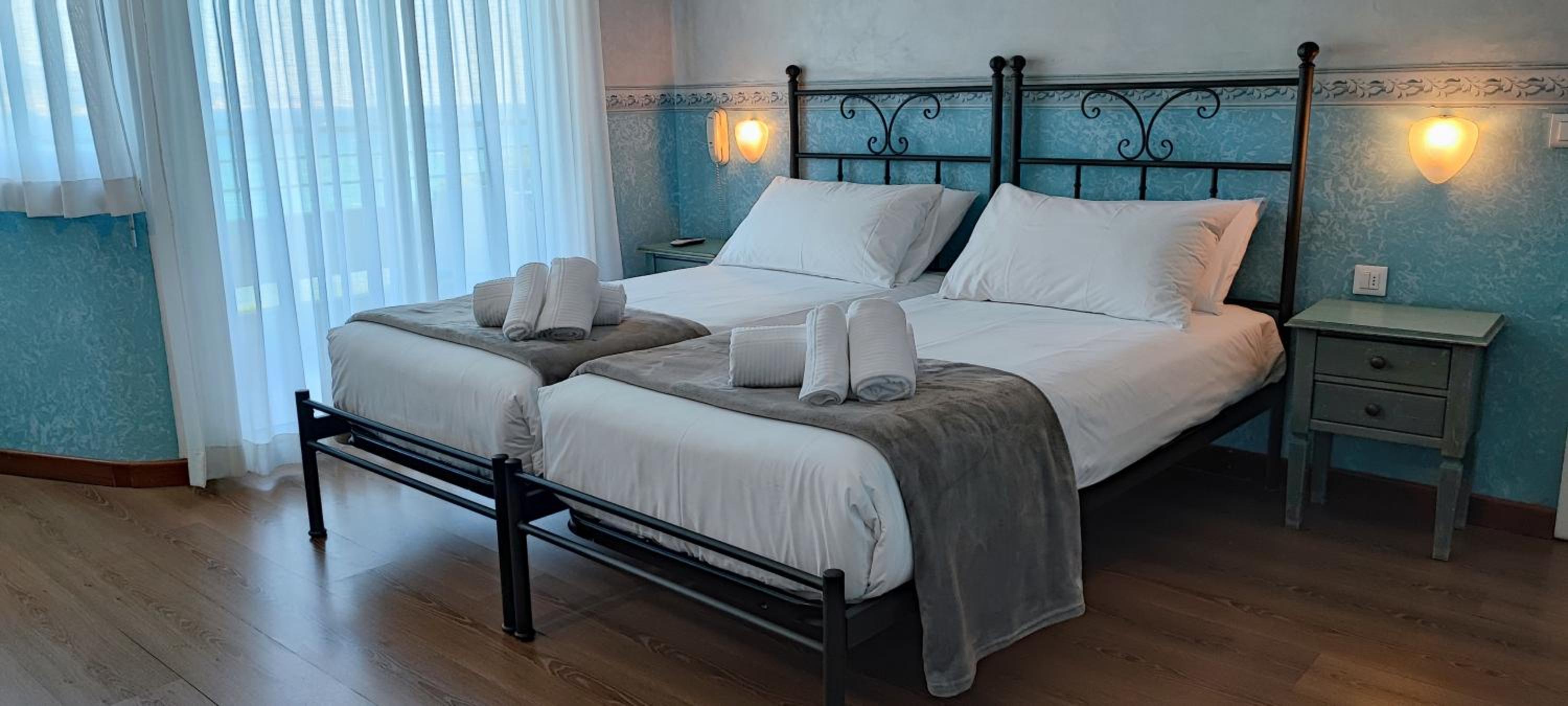 Superior Double or Twin Room - Photo 2