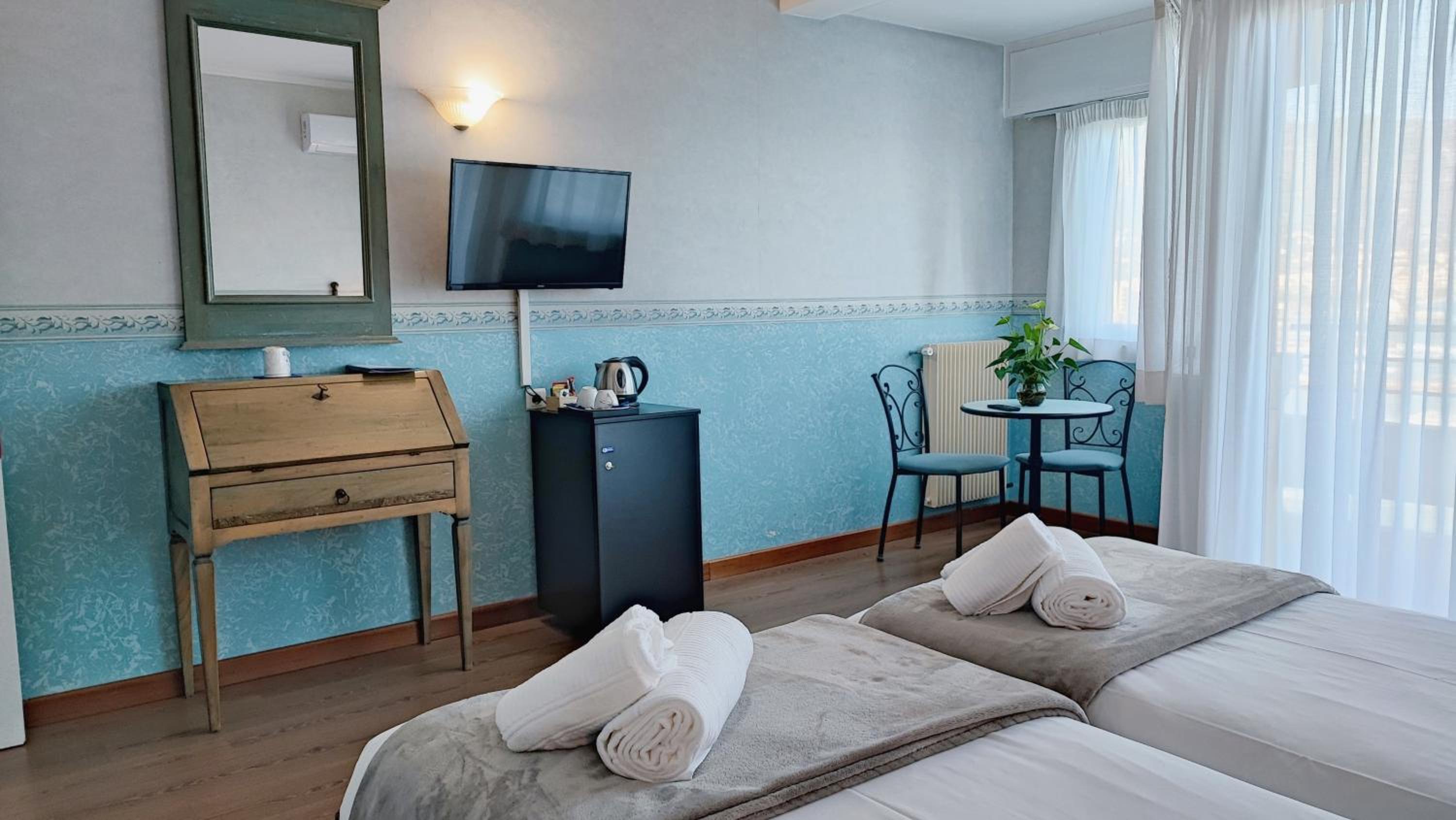 Superior Double or Twin Room - Photo 3