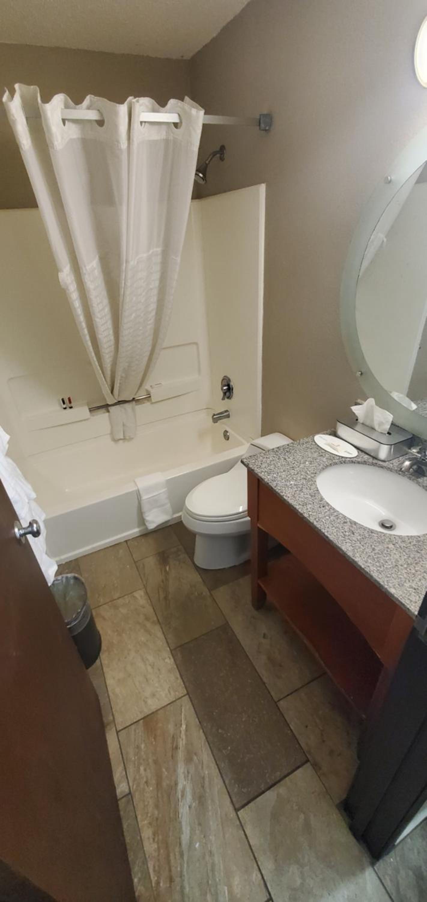 Double Room with Two Double Beds - Non-Smoking - Photo 3