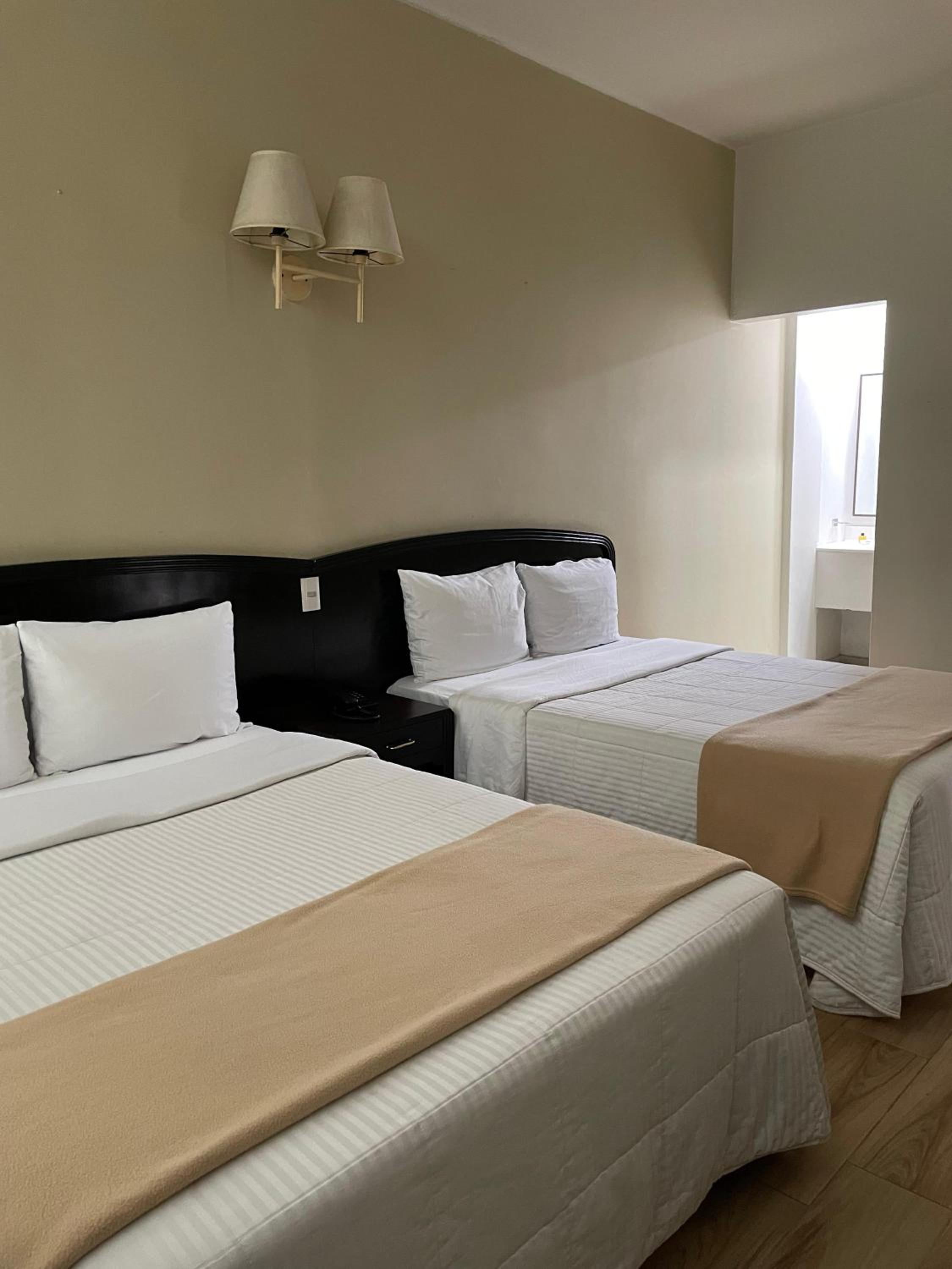 Deluxe Double Room with Two Double Beds photo 2