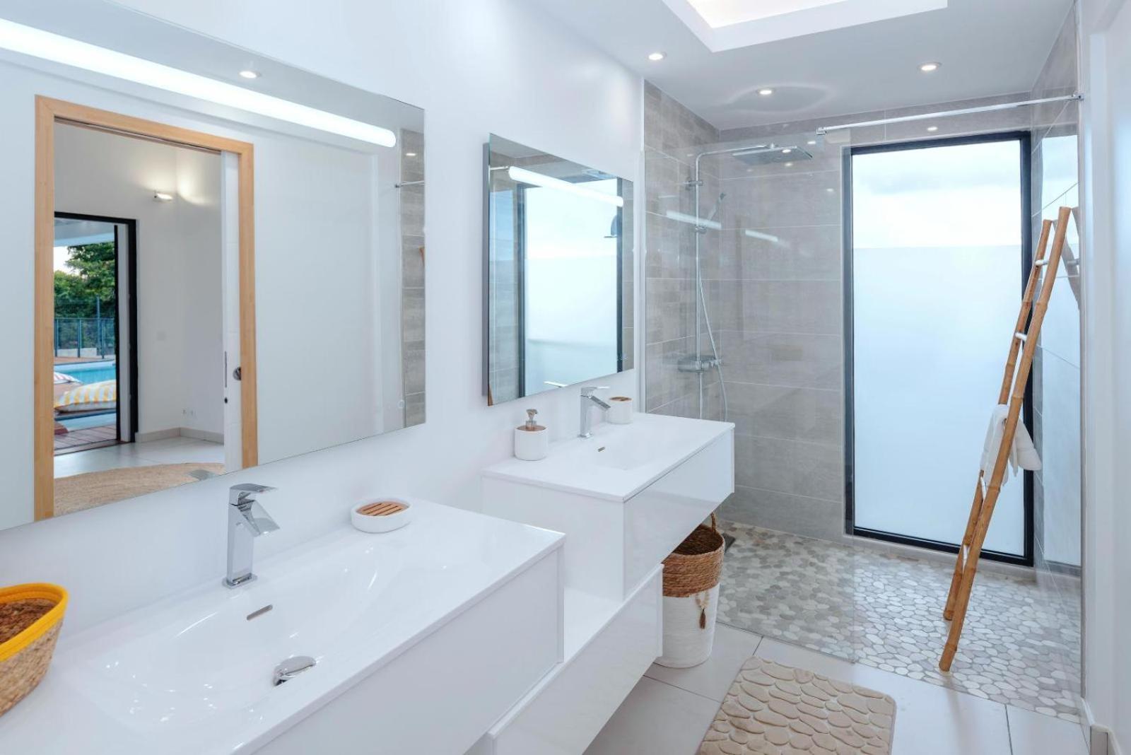 Superior Villa photo 3