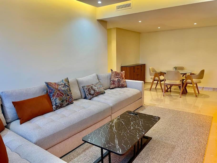 One-Bedroom Deluxe Apartment