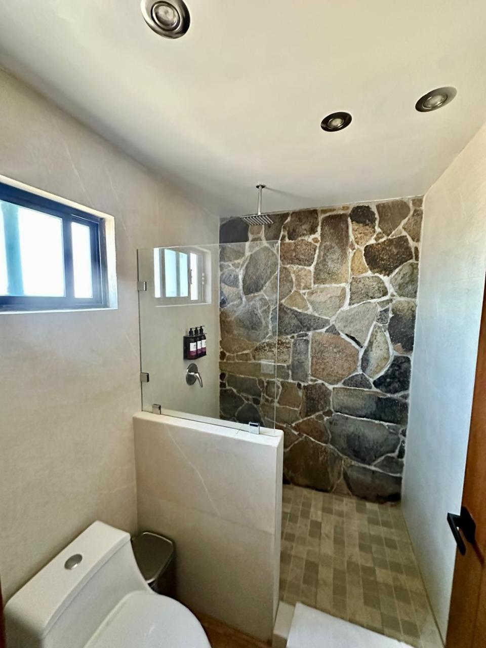 Studio with Spa Bath - Photo 8