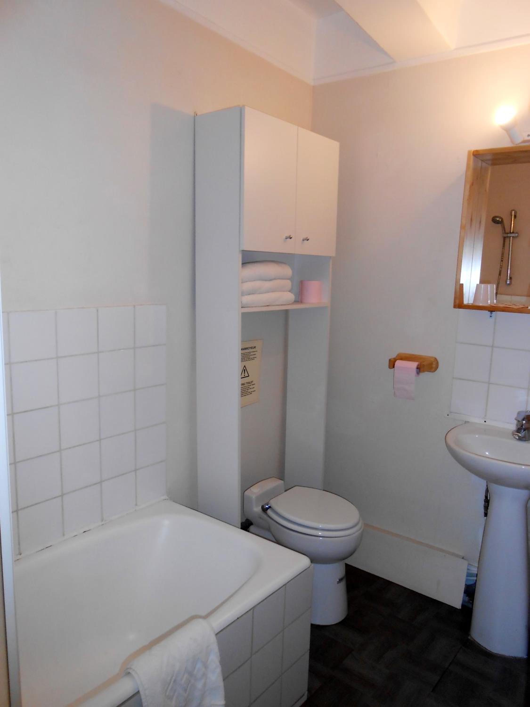 Triple Room - Photo 7
