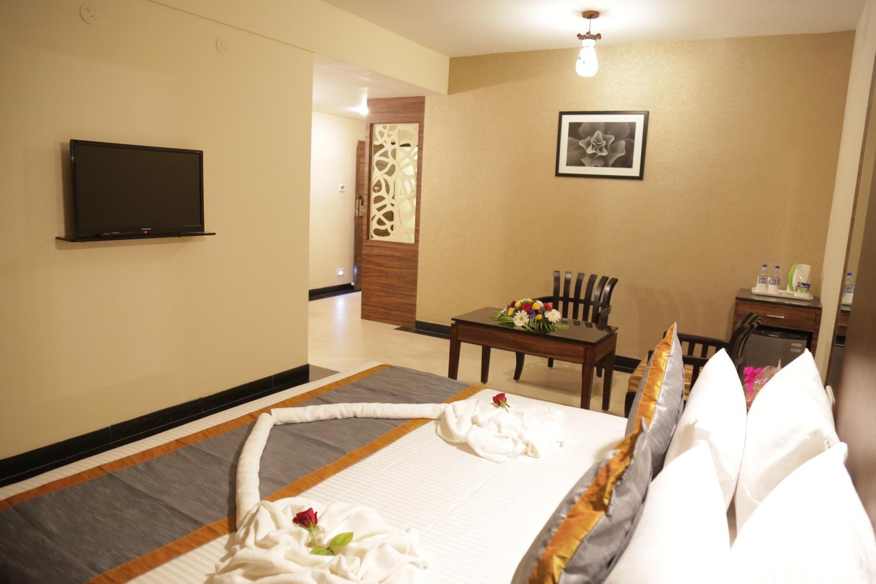 Deluxe Double Room - Photo 9