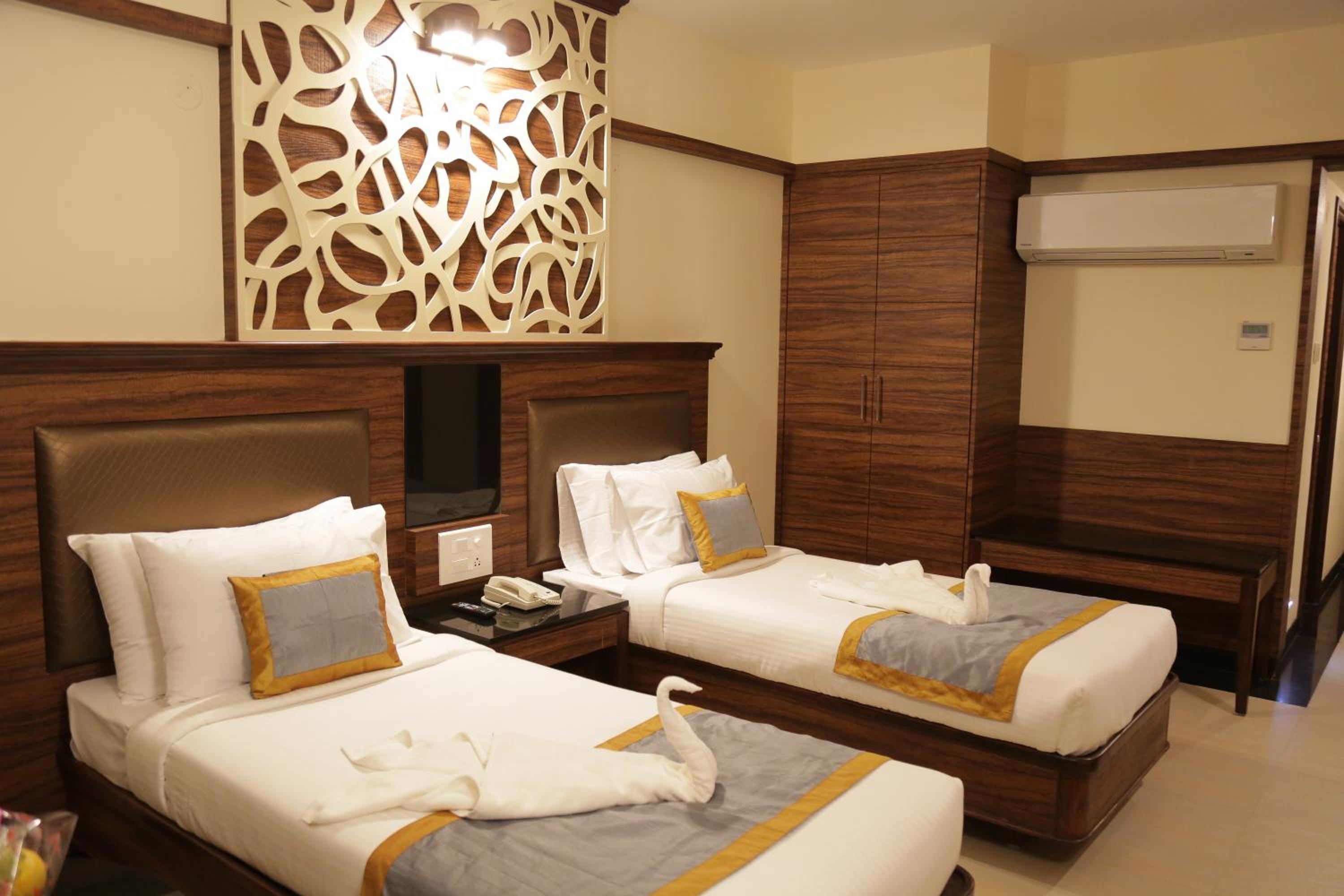 Standard Twin Room - Photo 1