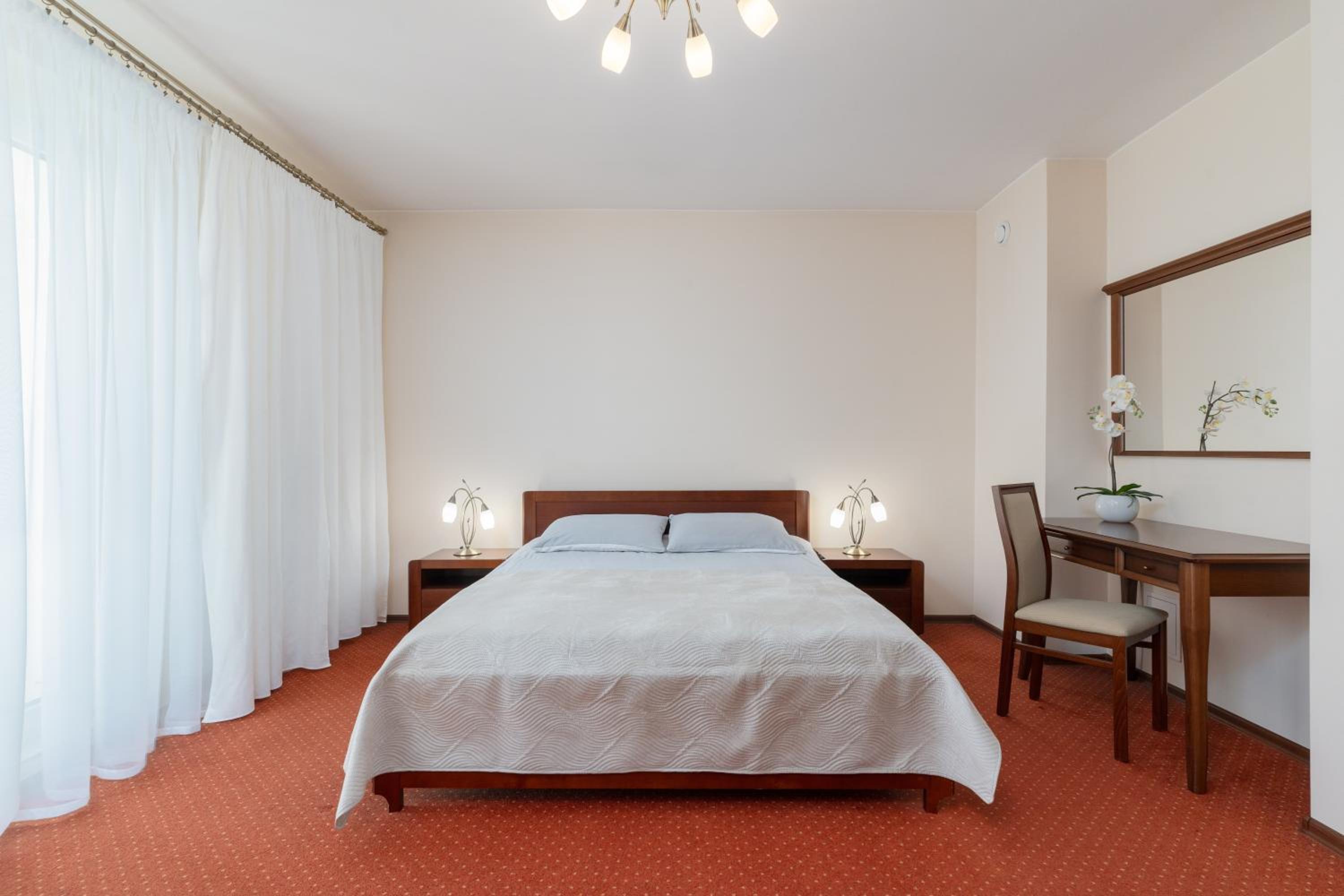 One-Bedroom Suite - Photo 1
