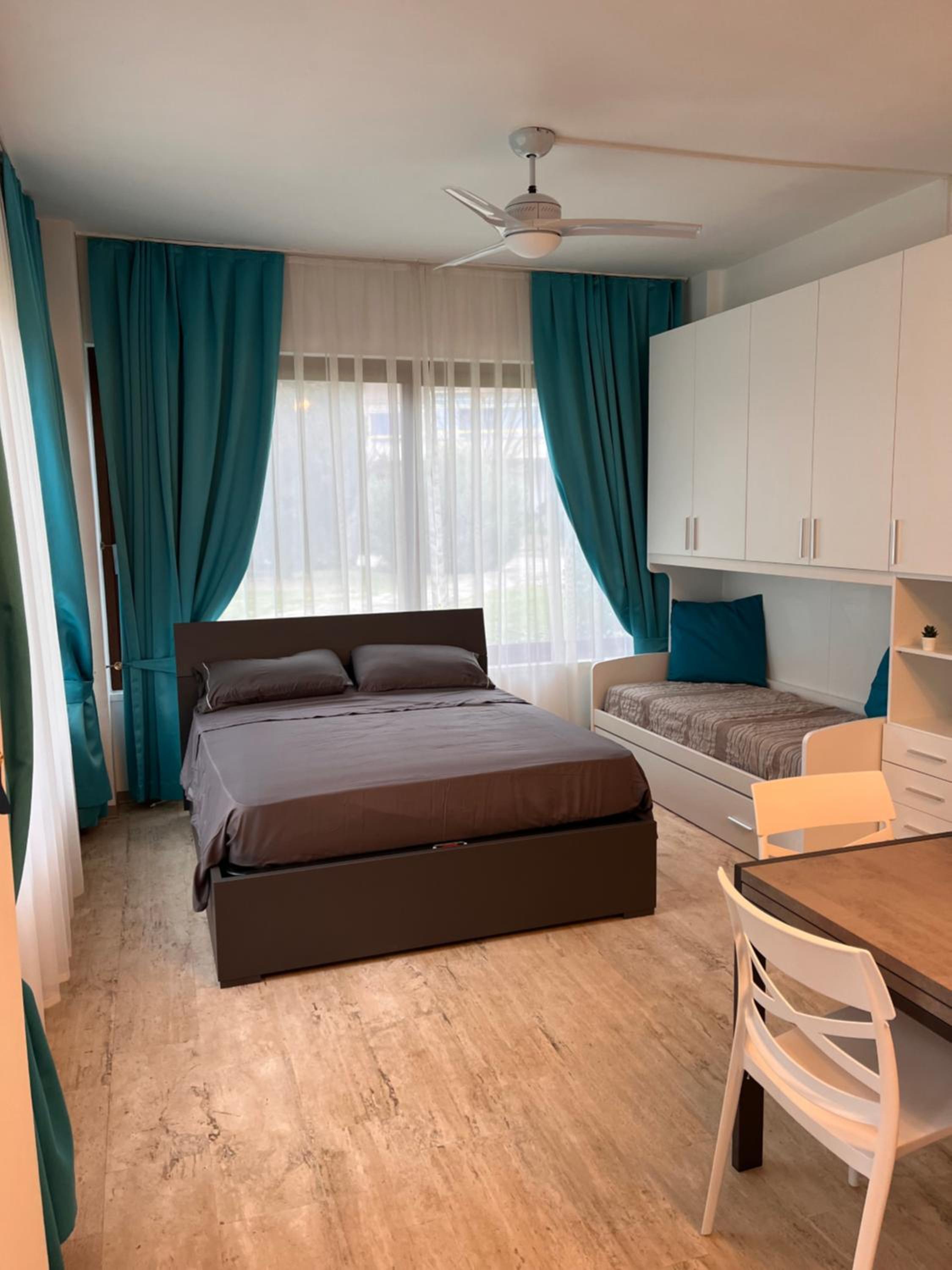 One-Bedroom Apartment photo 2
