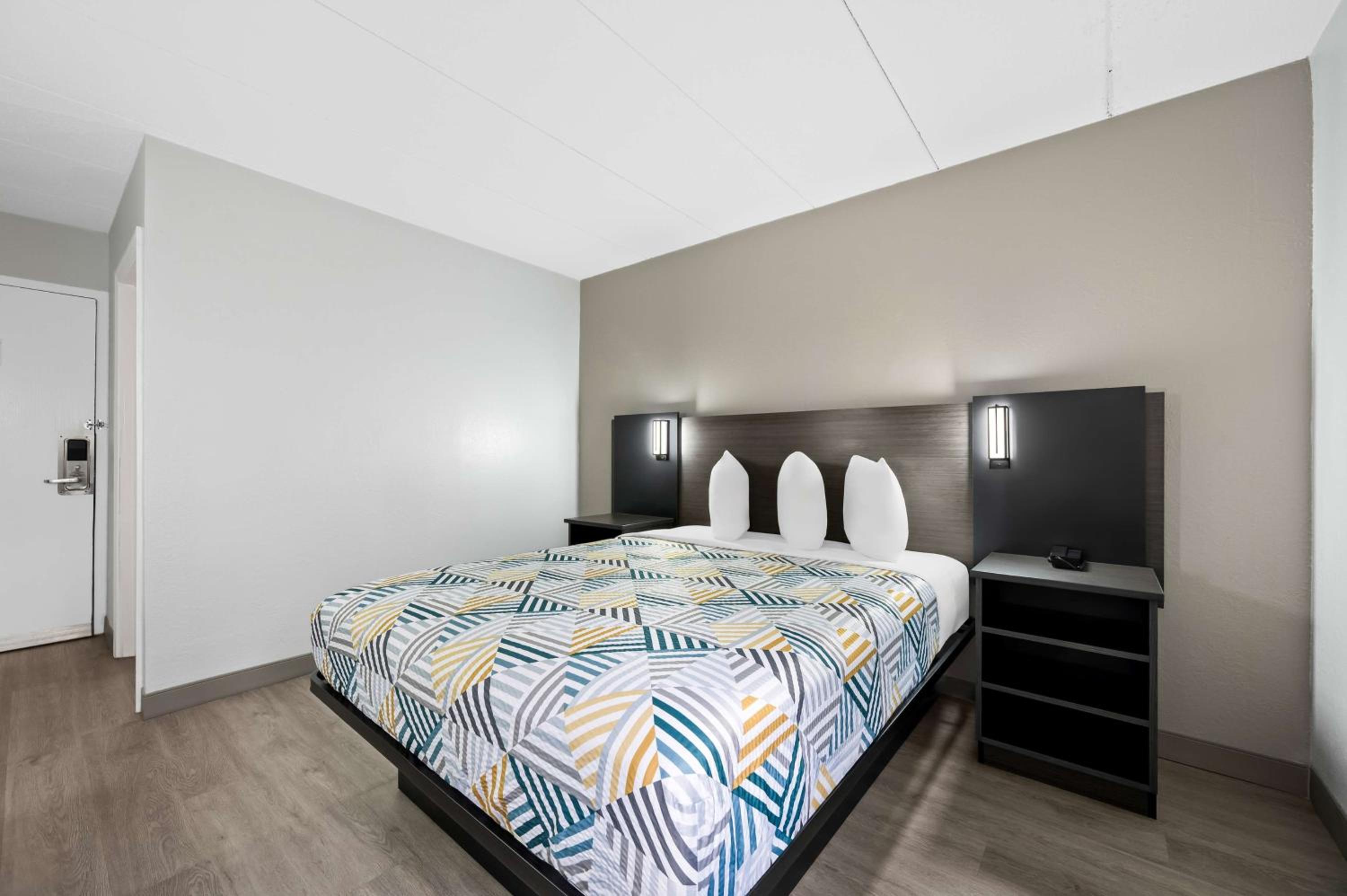 Queen Room