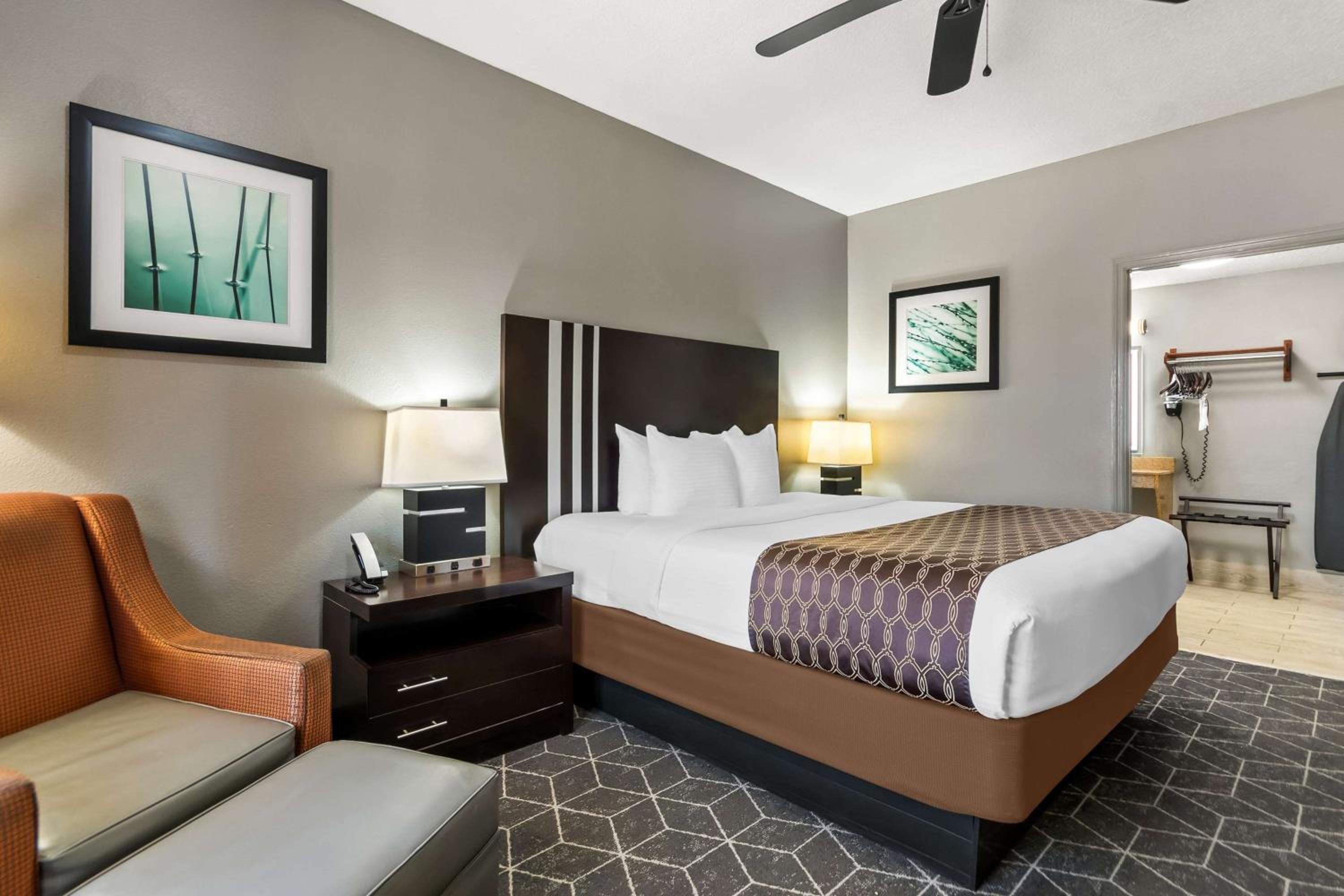 King Room with Bath Tub - Disability Access/Non-Smoking