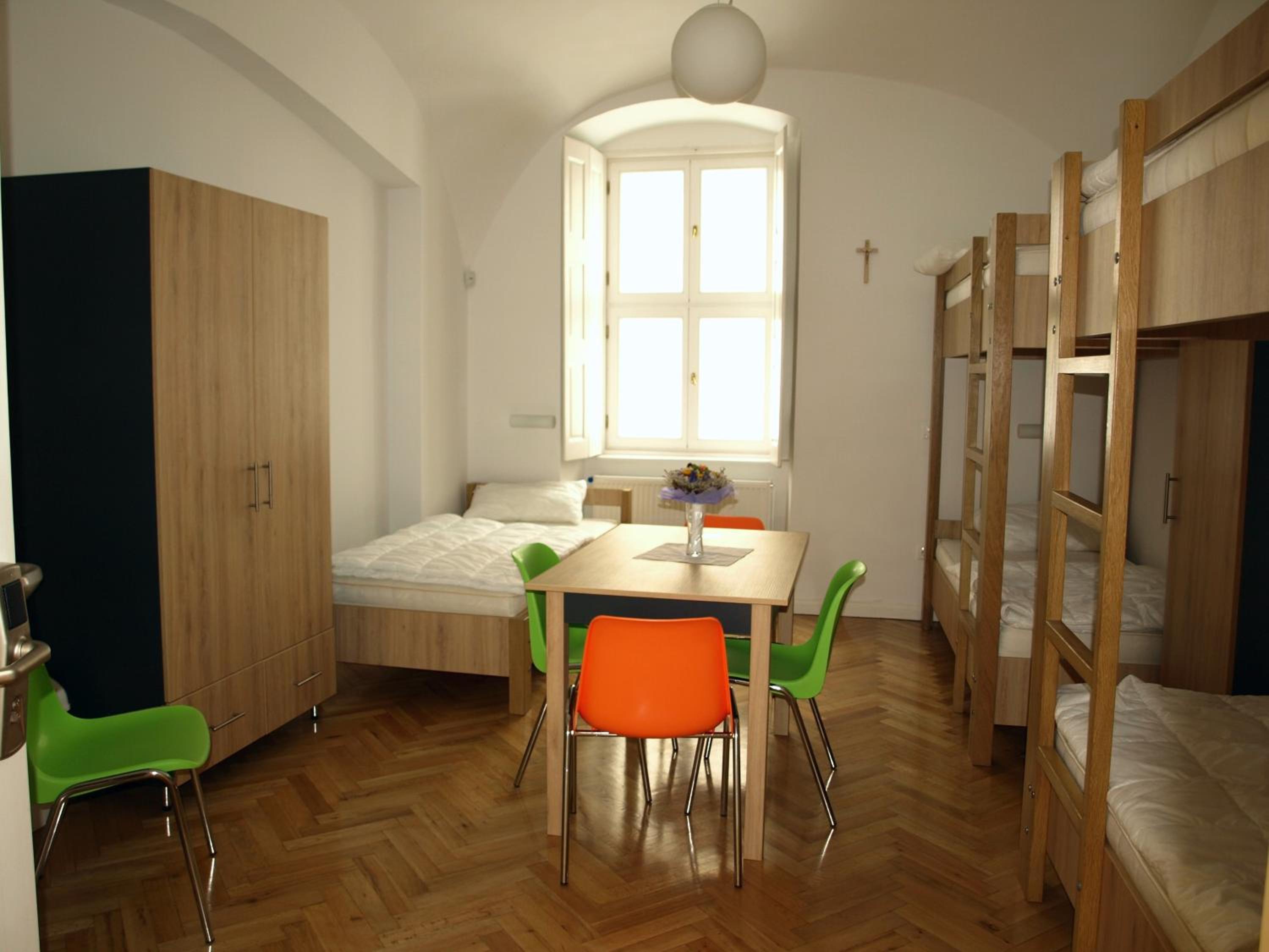 Standard Family Room with Private External Bathroom photo 3
