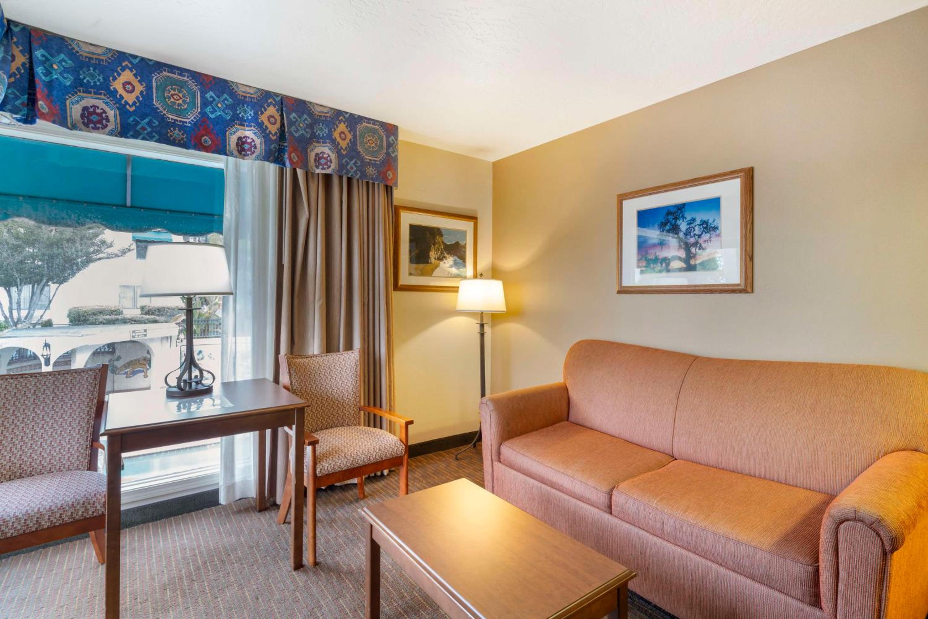 King Room - Poolside - Photo 4