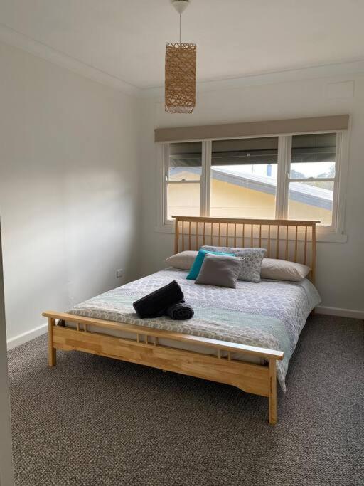 Three-Bedroom House photo 3