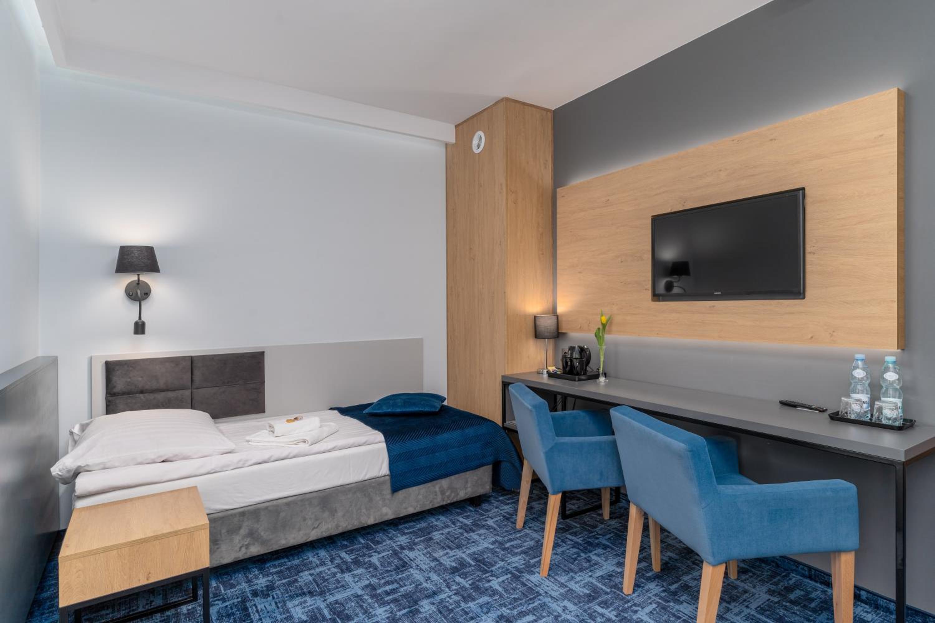 Deluxe Twin Room - Photo 2
