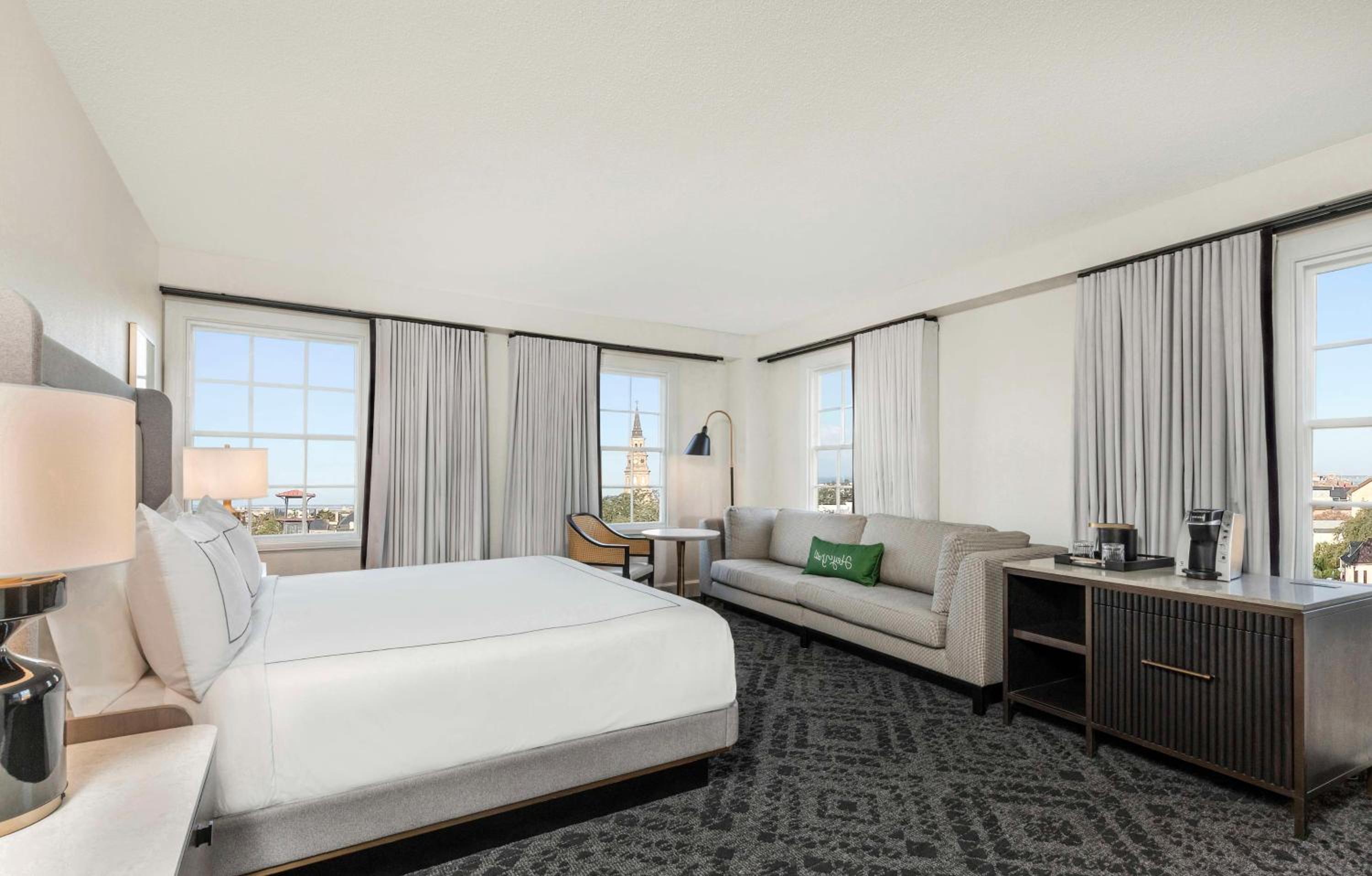 Corner King Room - Photo 4