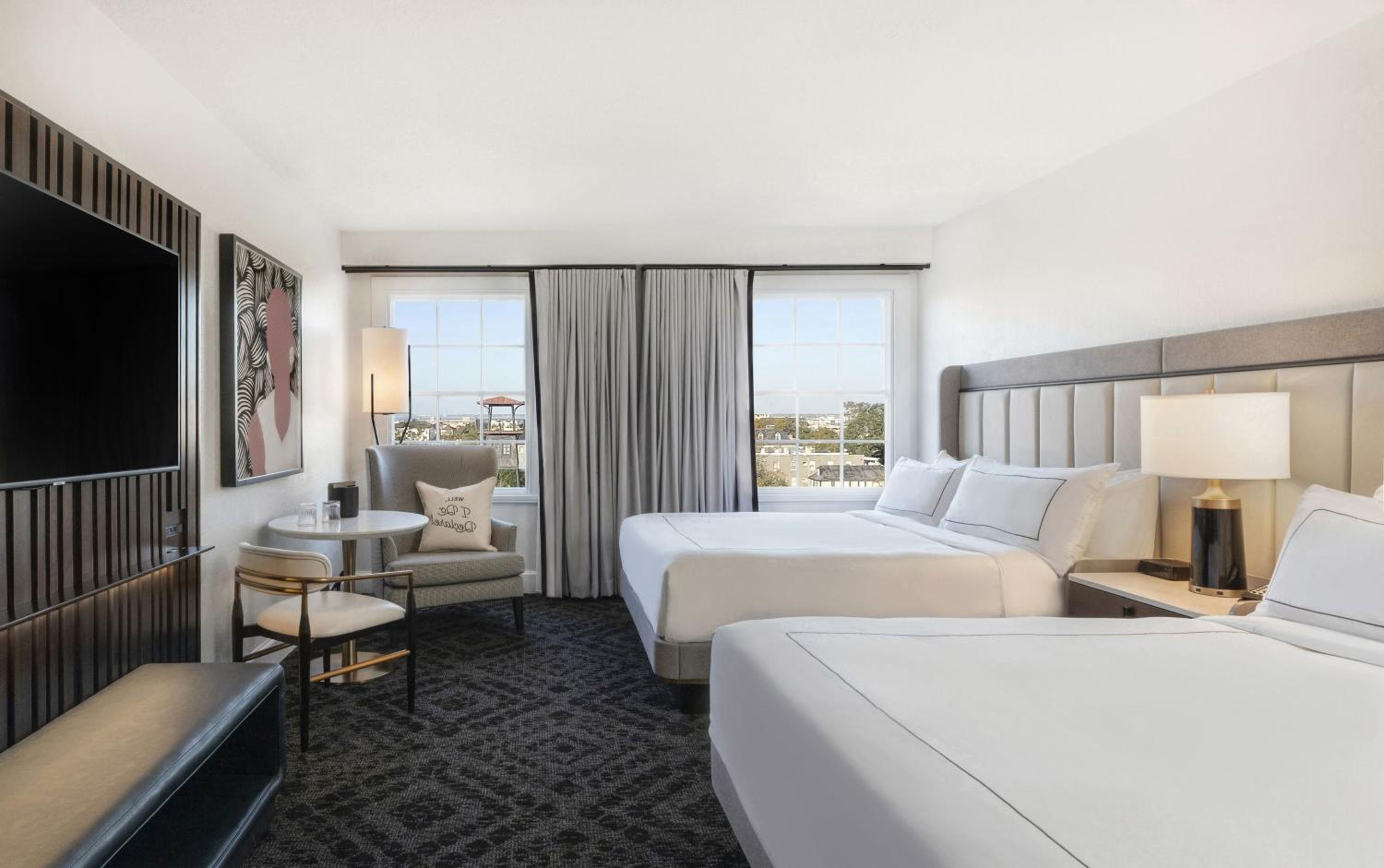 Deluxe Queen Room with Two Queen Beds and City View - Photo 4
