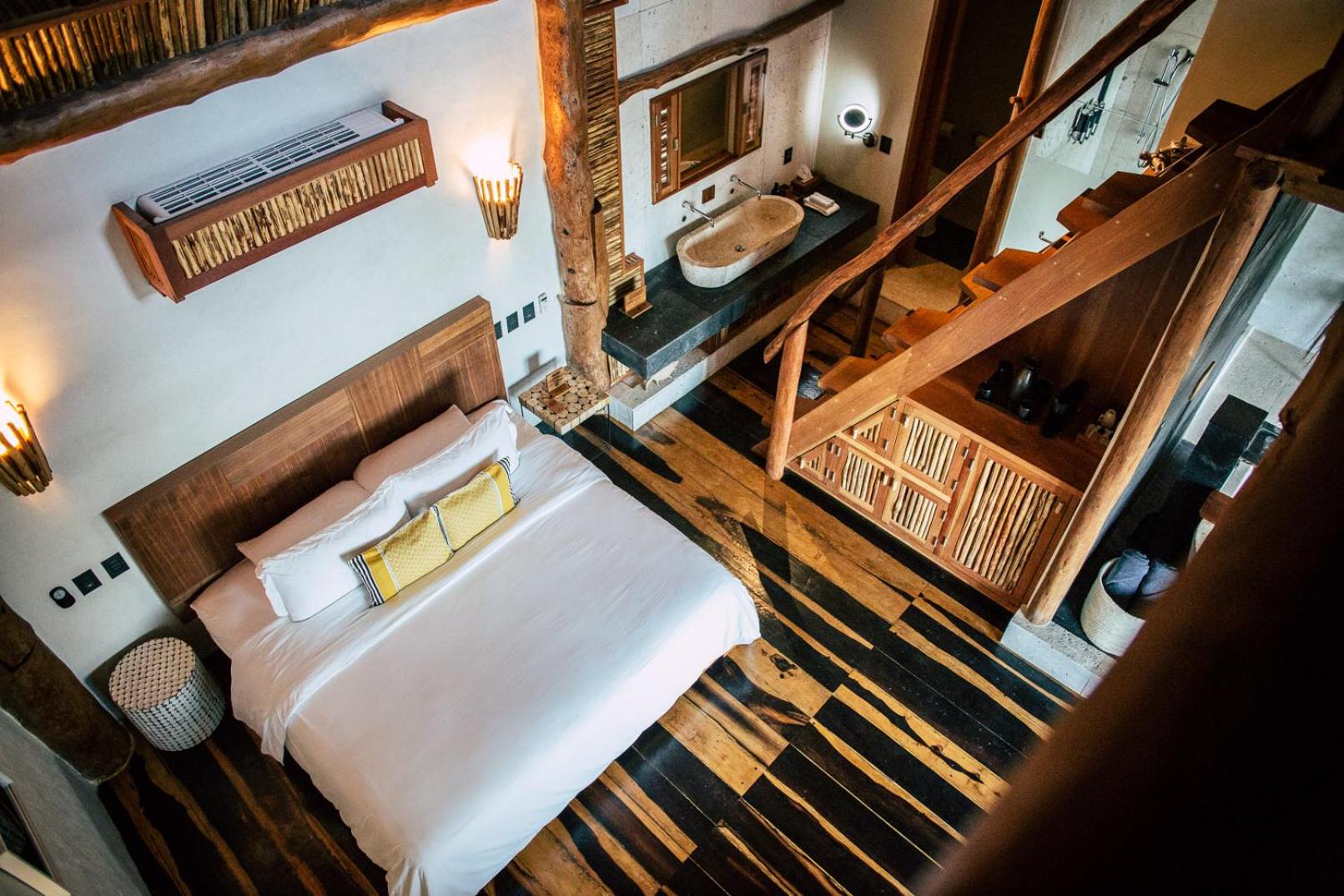 Junior Suite with Sea View - Photo 13