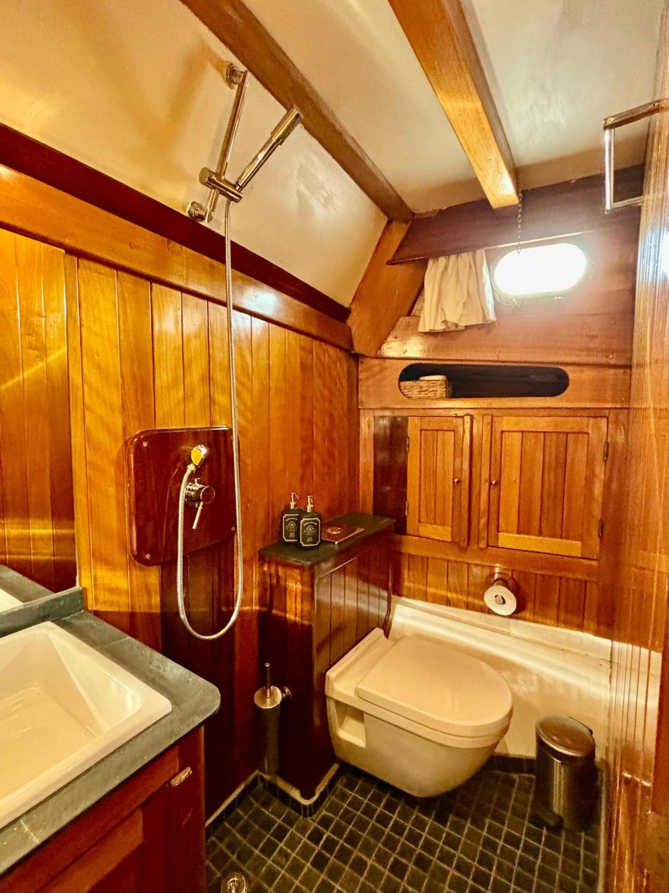 Double Room With Private Bathroom photo 2