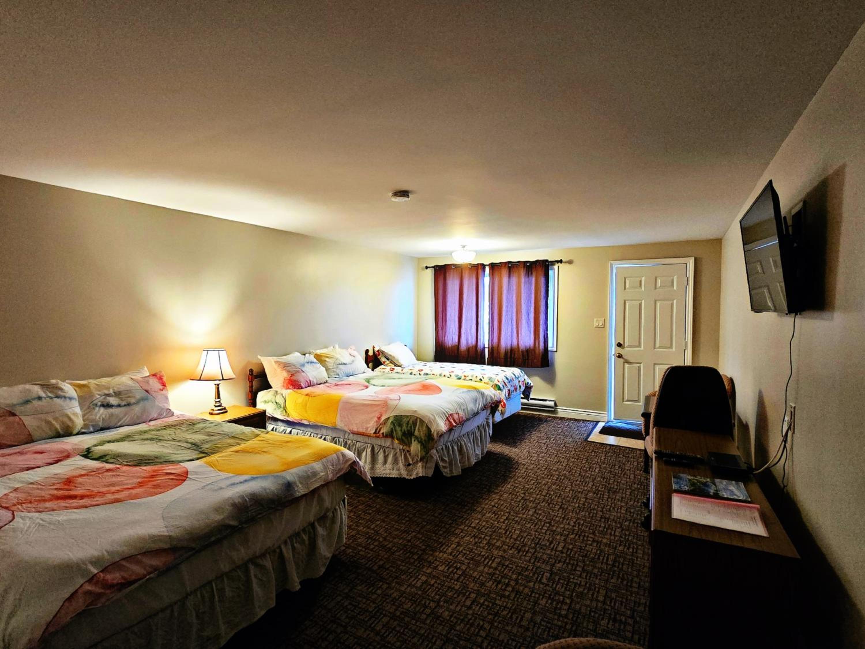 Family Room - Photo 8