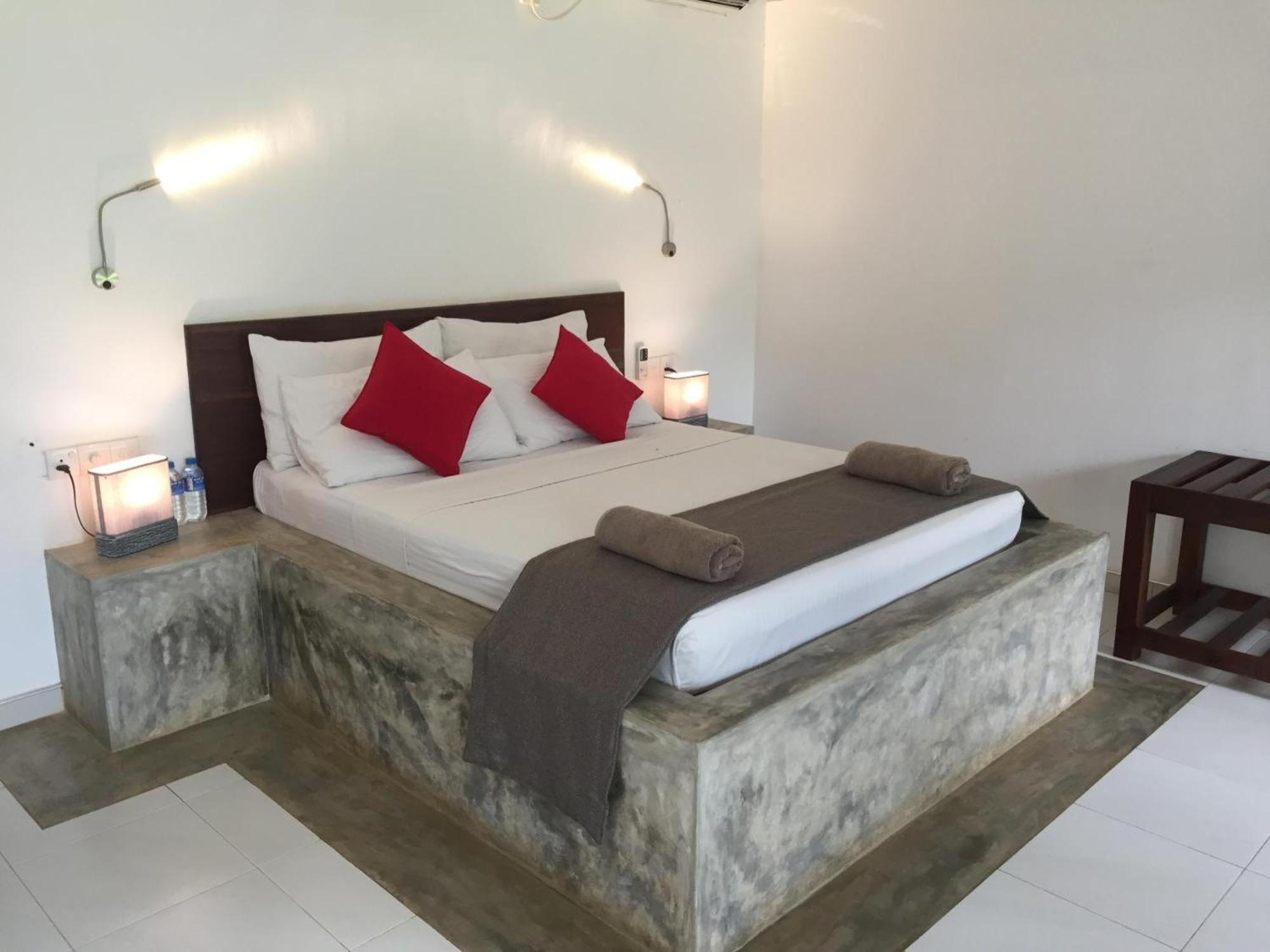 One-Bedroom House photo 1
