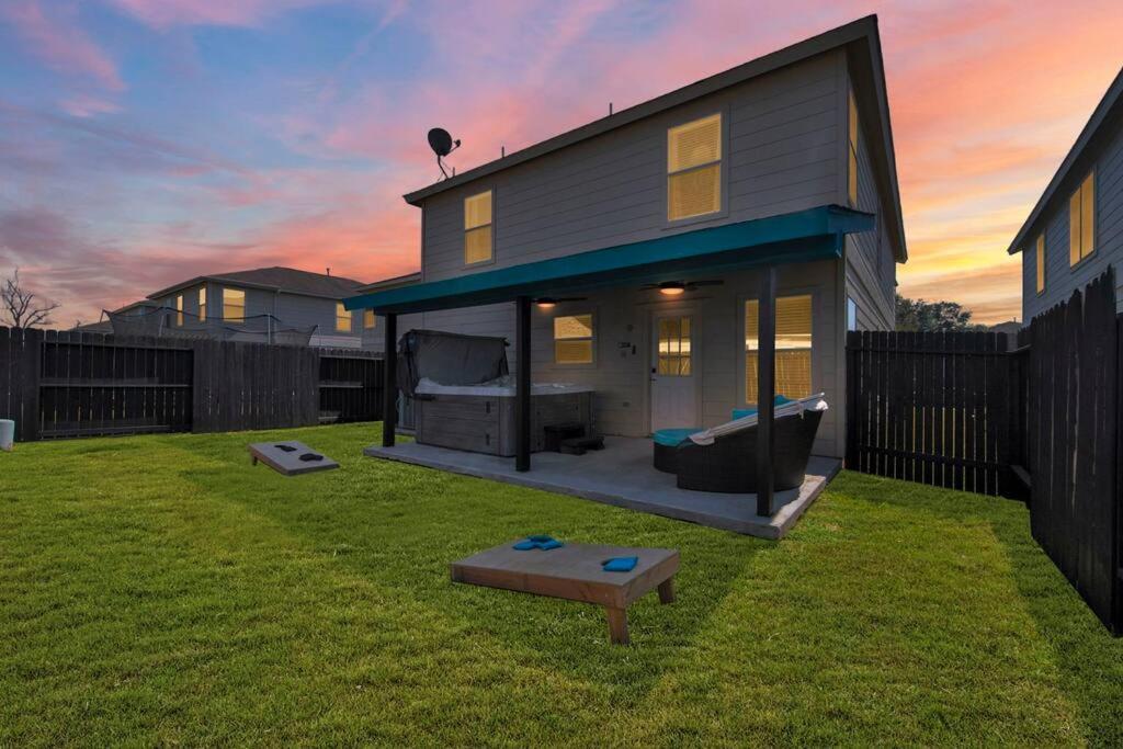 Four-Bedroom House photo 2