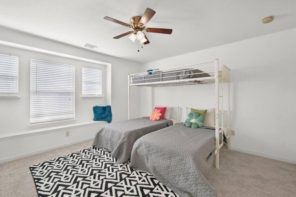 Four-Bedroom House photo 1