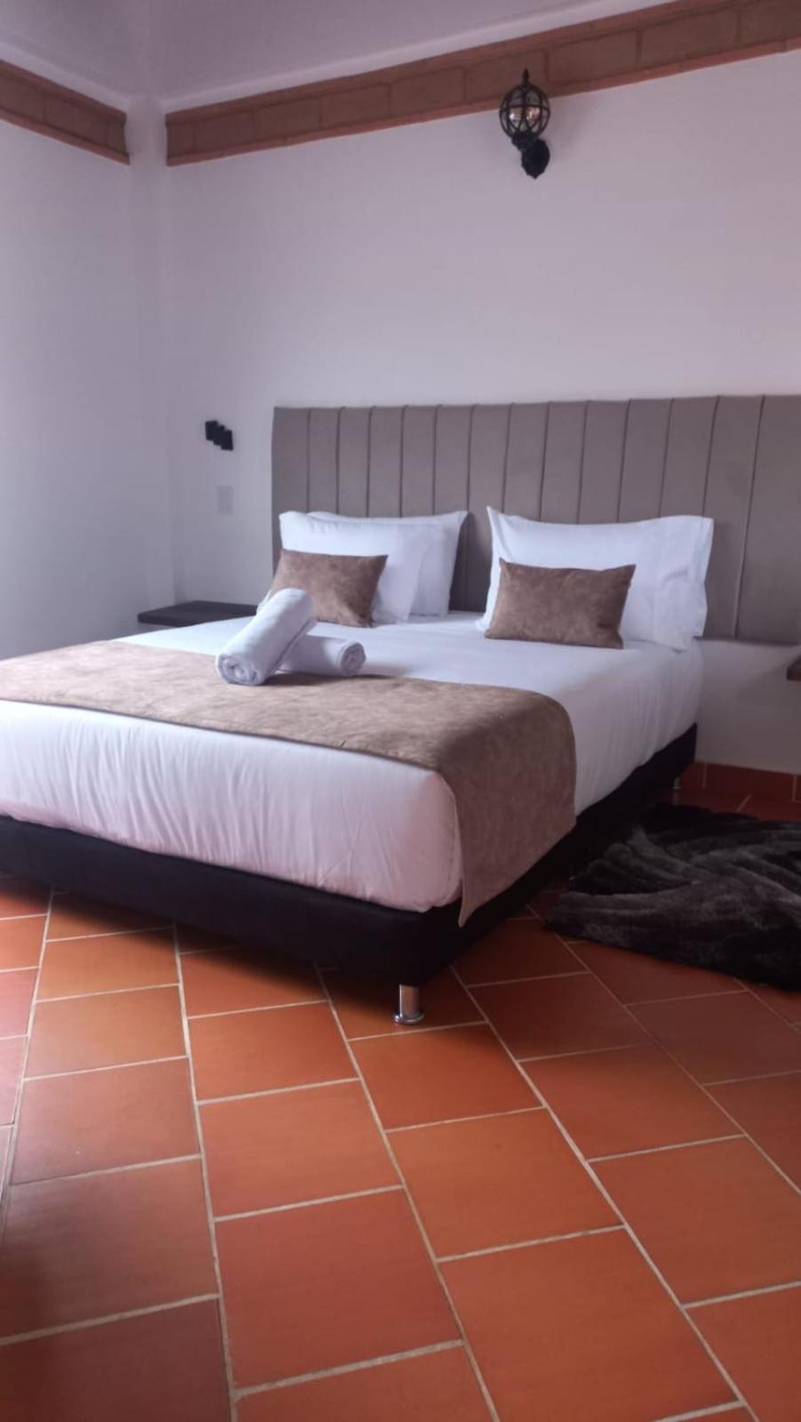 Double or Twin Room photo 3