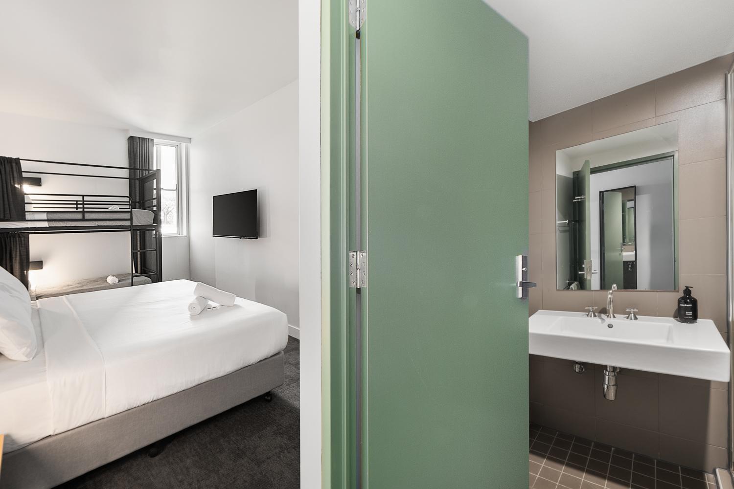 King Plus 2 with Ensuite