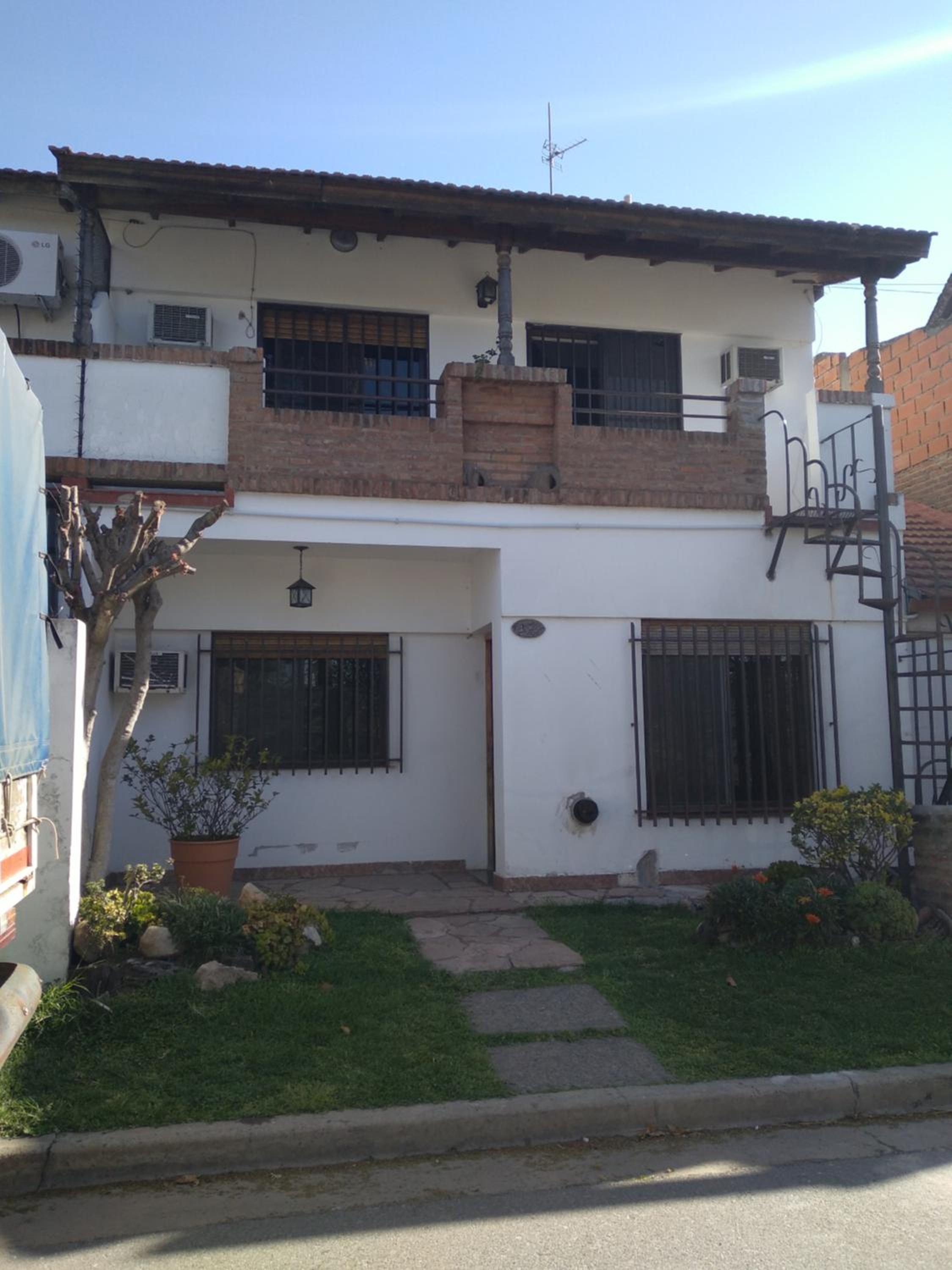 Two-Bedroom House photo 3