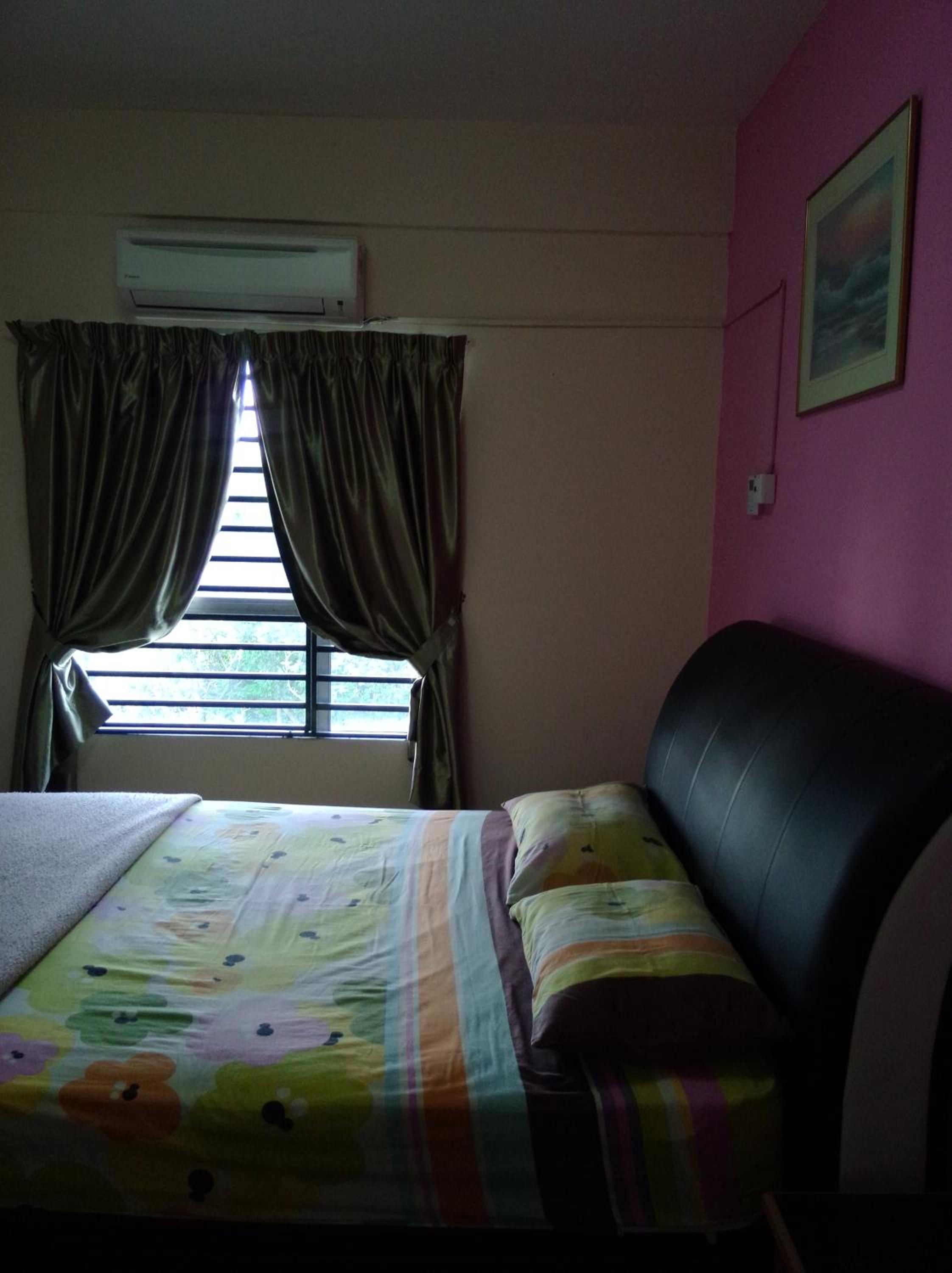 Standard One-Bedroom Apartment - Photo 2