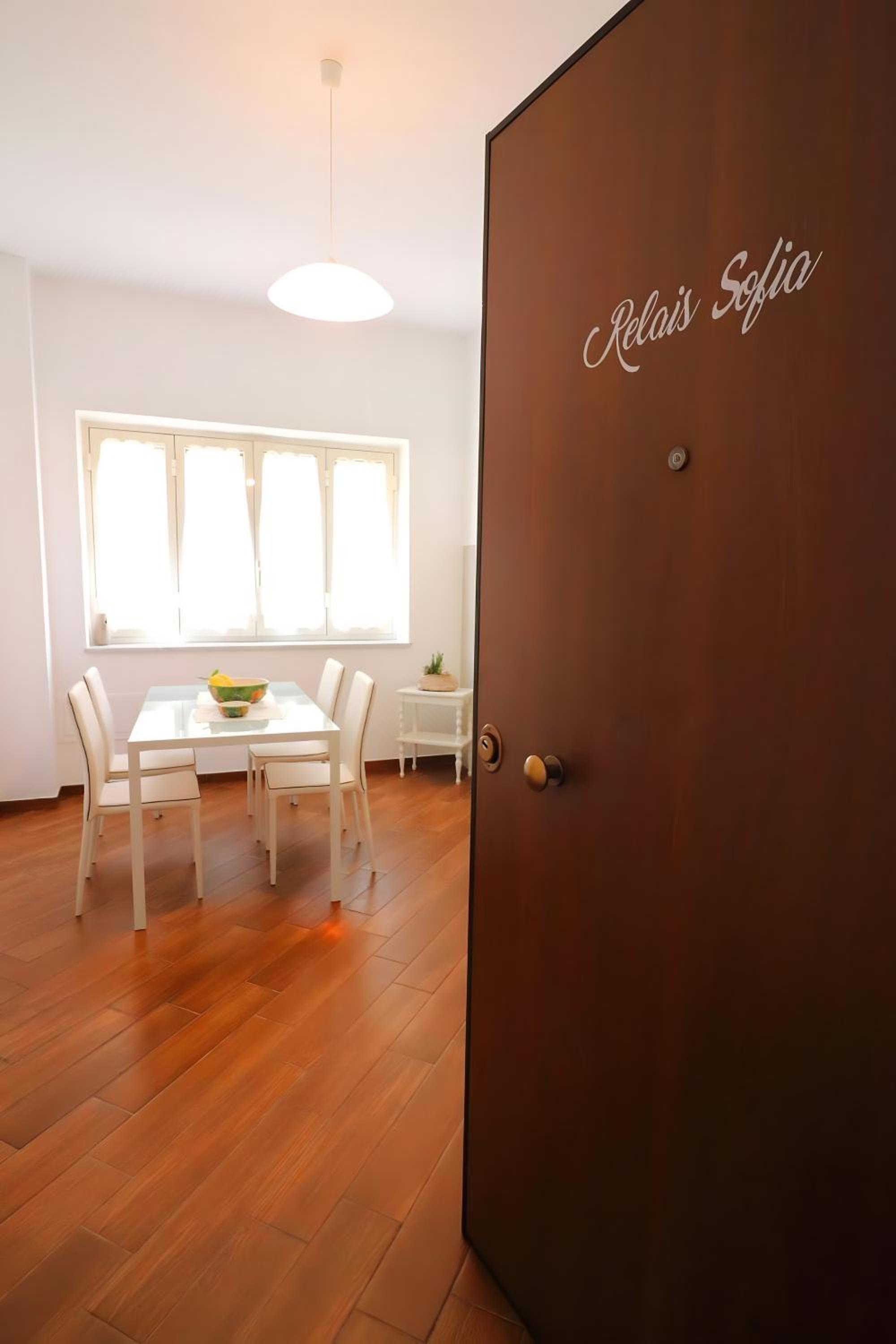 Superior One-Bedroom Apartment with Balcony photo 2