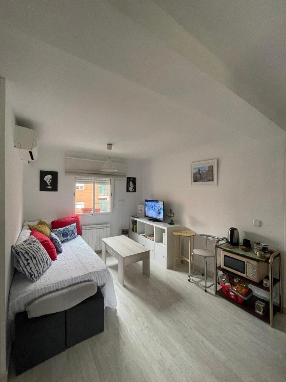 Apartamento de dos habitaciones con vista a la ciudad