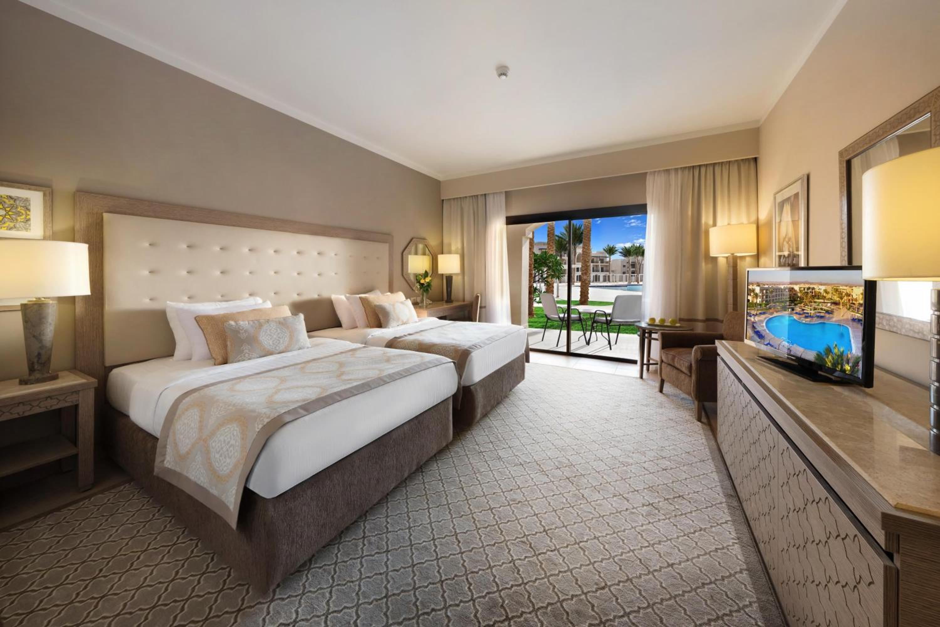 Available room thumbnail 5