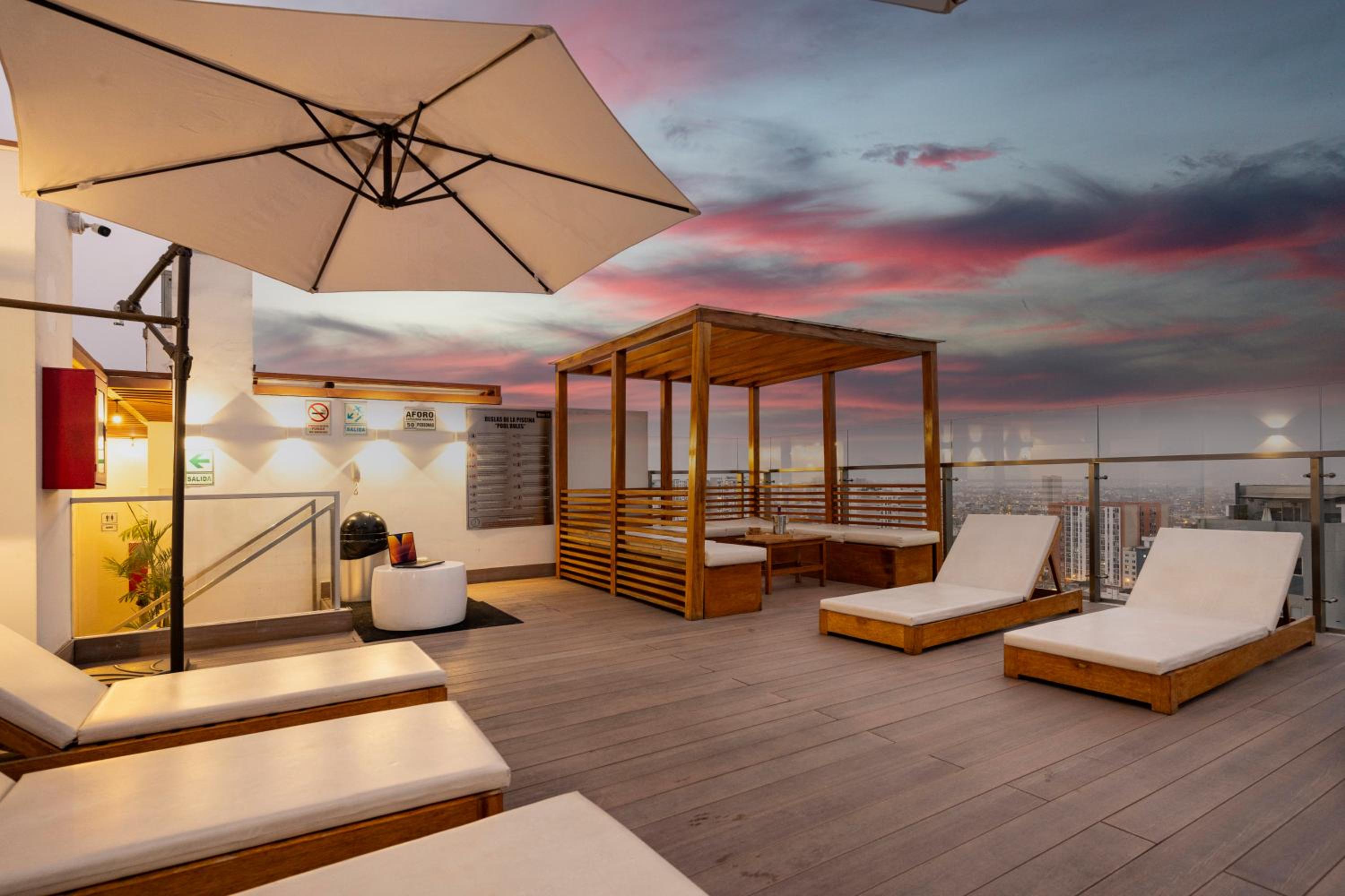 Two-Bedroom Deluxe Apartment with Balcony photo 3