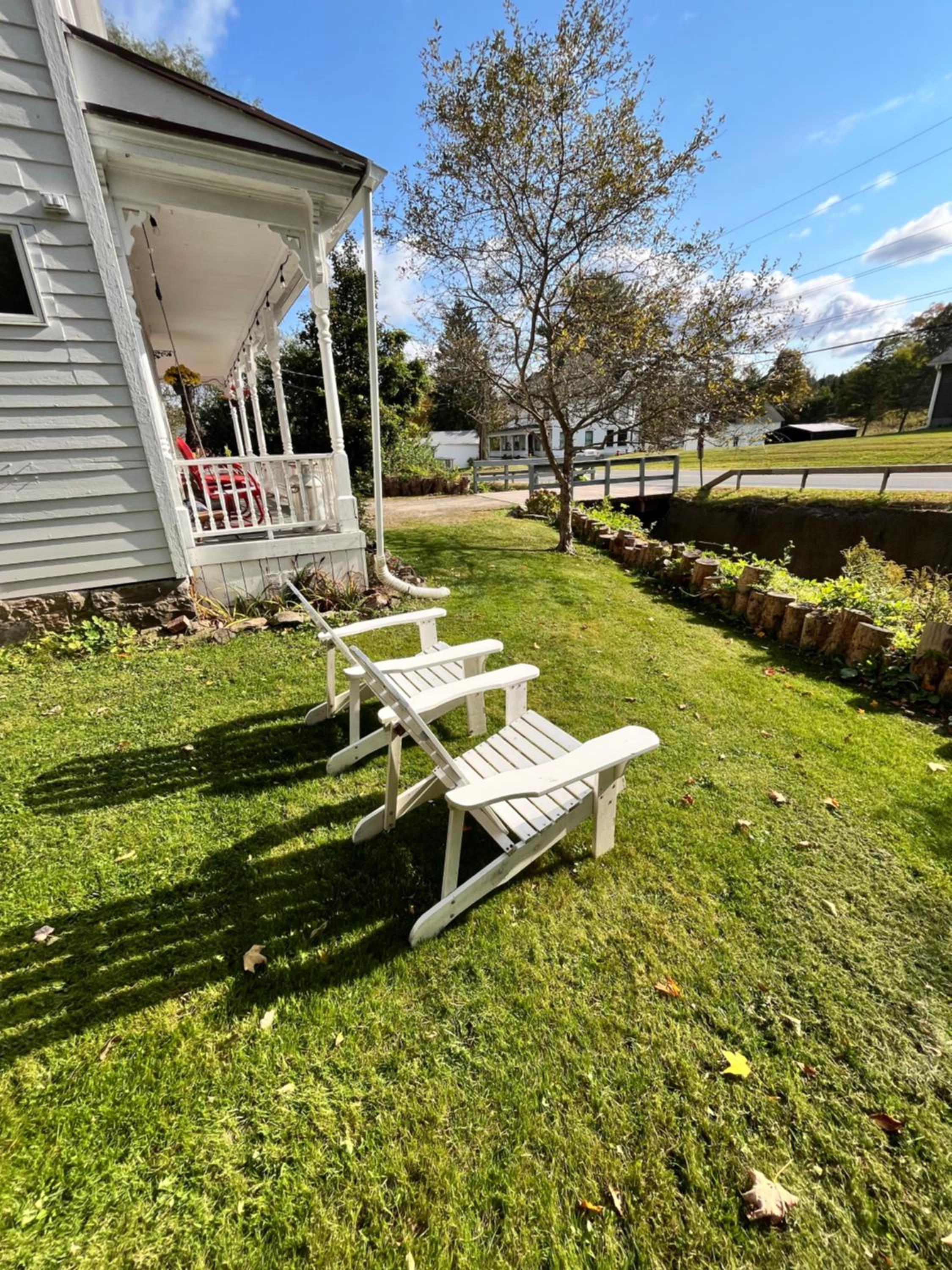 Five-Bedroom House photo 3
