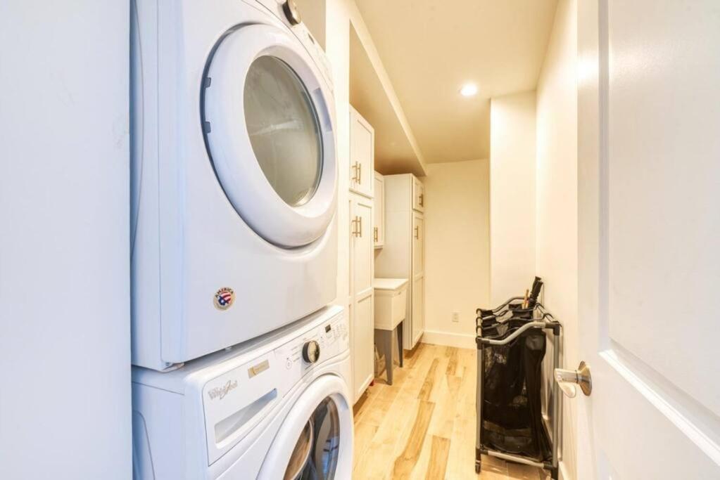 Three-Bedroom House photo 3